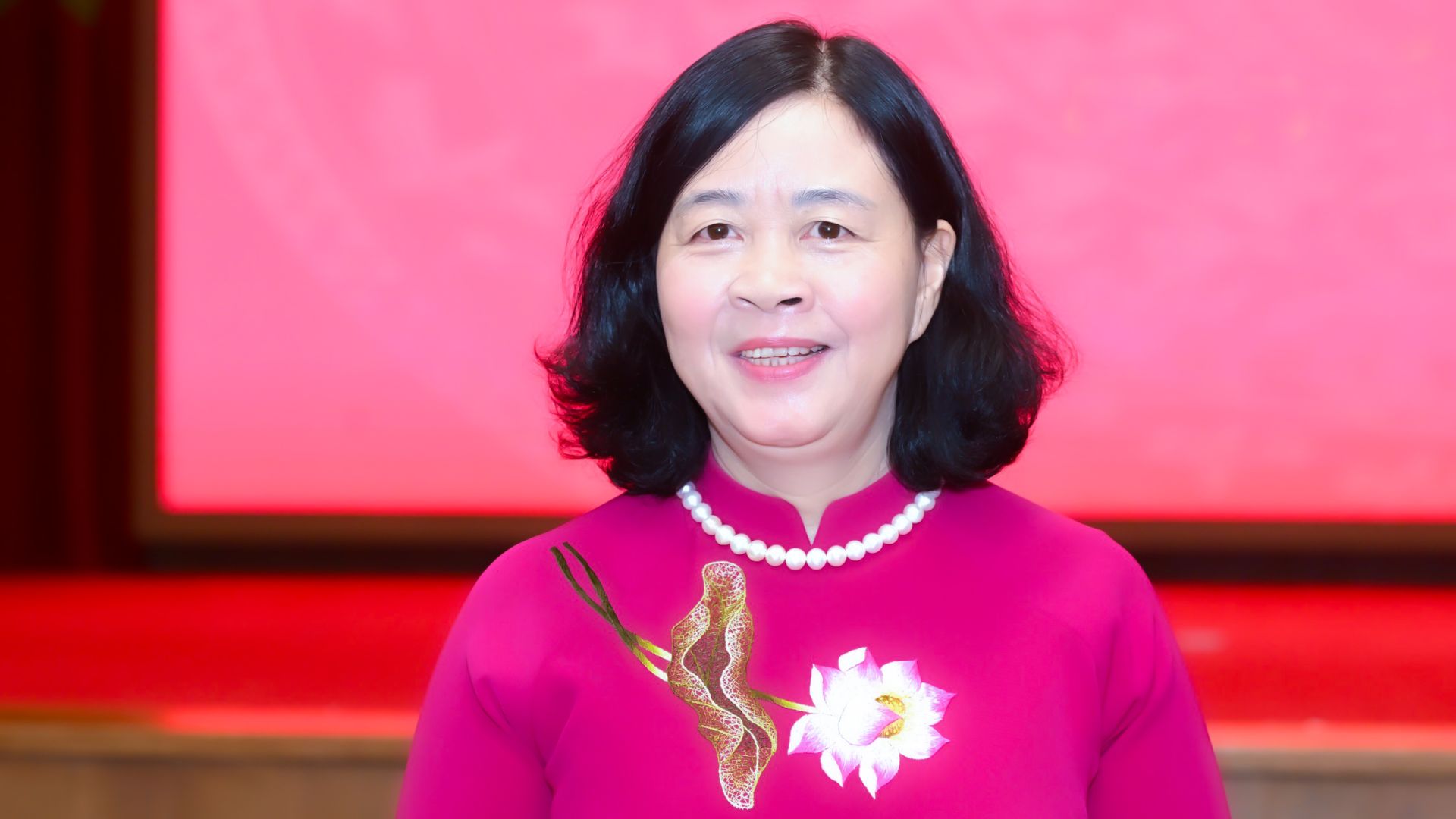 Ủy vi&ecirc;n Bộ Ch&iacute;nh trị, B&iacute; thư Trung ương Đảng, Chủ tịch Ủy ban Trung ương MTTQ Việt Nam B&ugrave;i Thị Minh Ho&agrave;i.