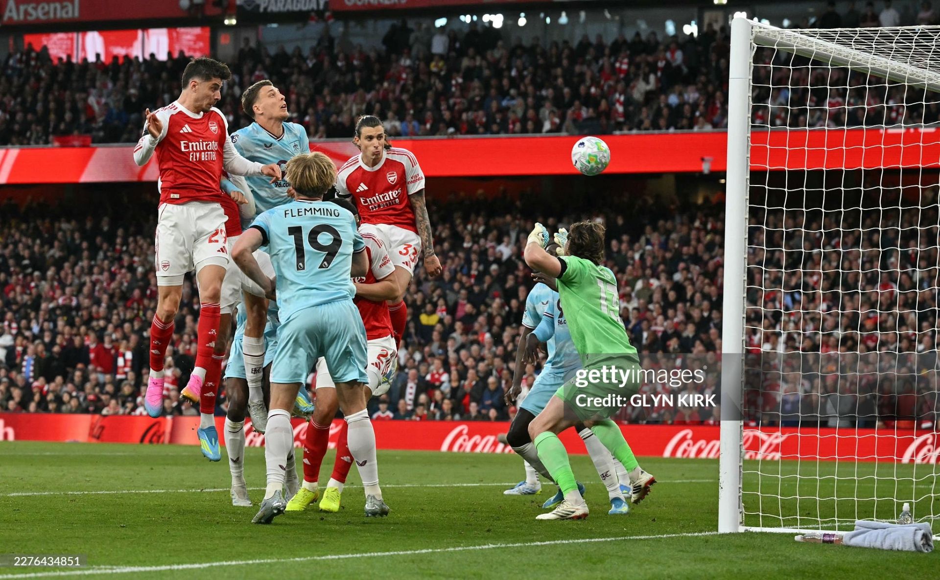 Kai Havertz đ&aacute;nh đầu ghi b&agrave;n trong trận Arsenal thắng Burnley 1-0.