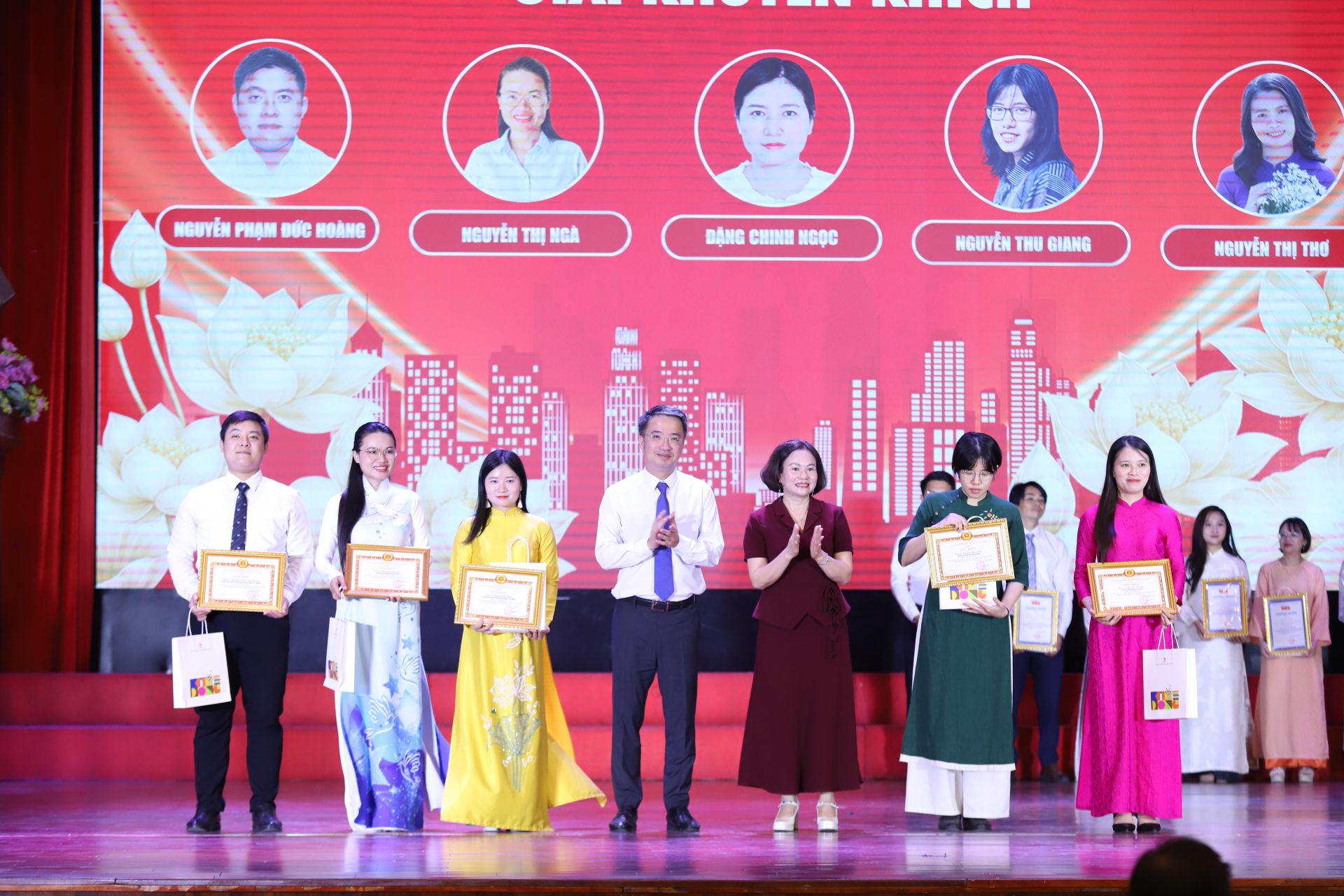 Trao giải H&ocirc;̣i thi 