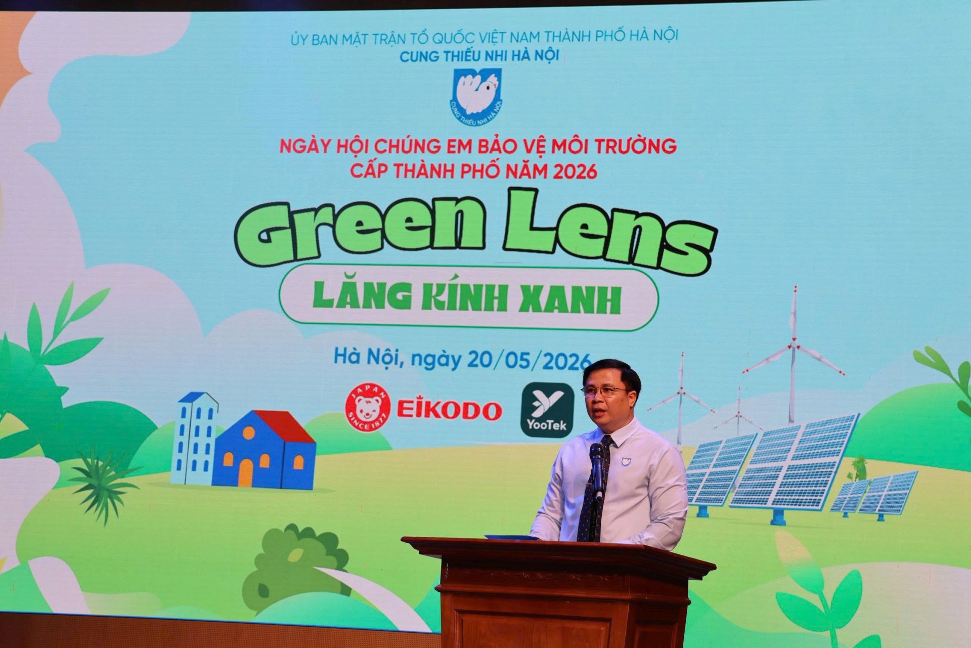 &Ocirc;ng Trần Minh Tuấn - Ph&oacute; Gi&aacute;m đốc Cung Thiếu nhi H&agrave; Nội ph&aacute;t biểu khai mạc ng&agrave;y hội.