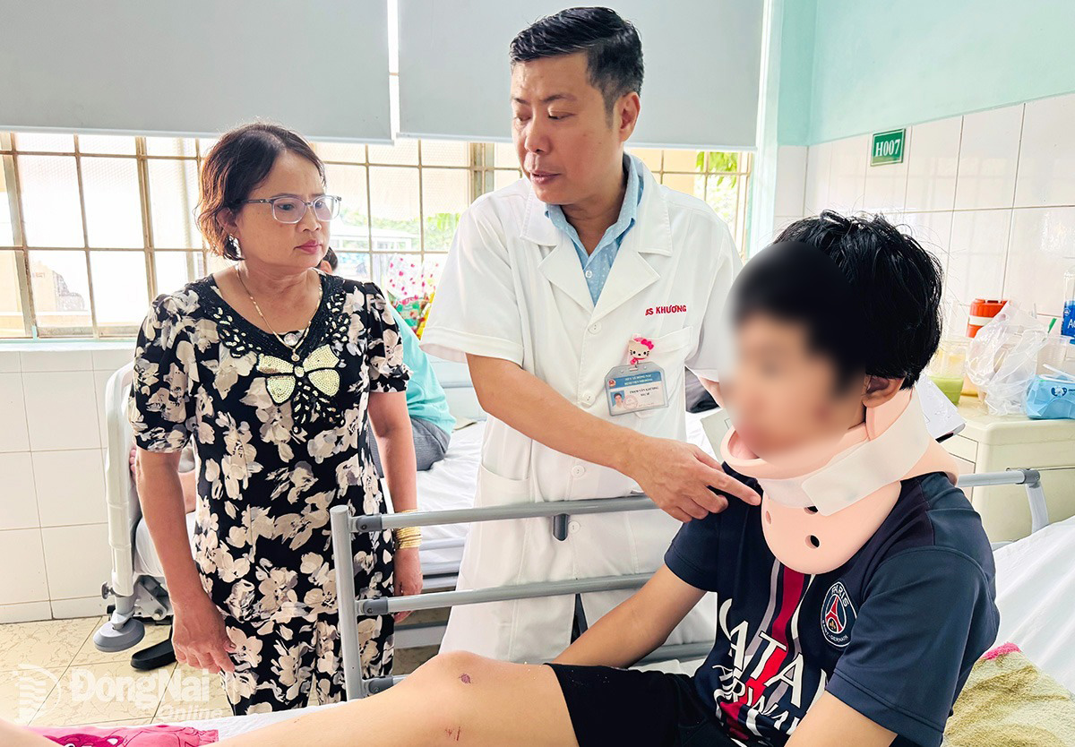M&ugrave;a h&egrave; l&agrave; thời điểm học sinh tham gia nhiều hoạt động vui chơi n&ecirc;n nguy cơ tai nạn thương t&iacute;ch cũng tăng cao.