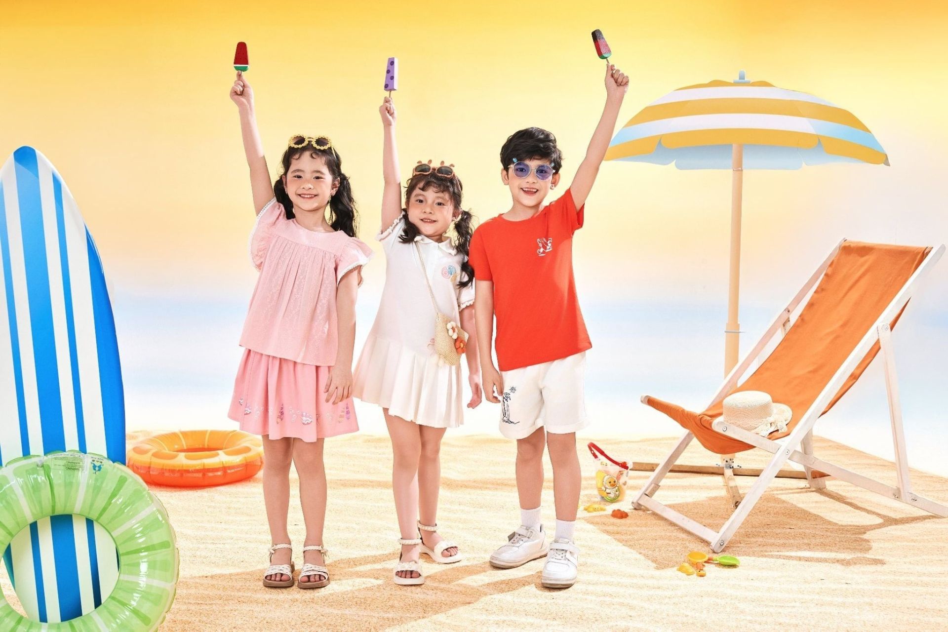 Teen cần lưu &yacute; việc lựa chọn m&agrave;u sắc quần &aacute;o để mặc m&aacute;t hơn.