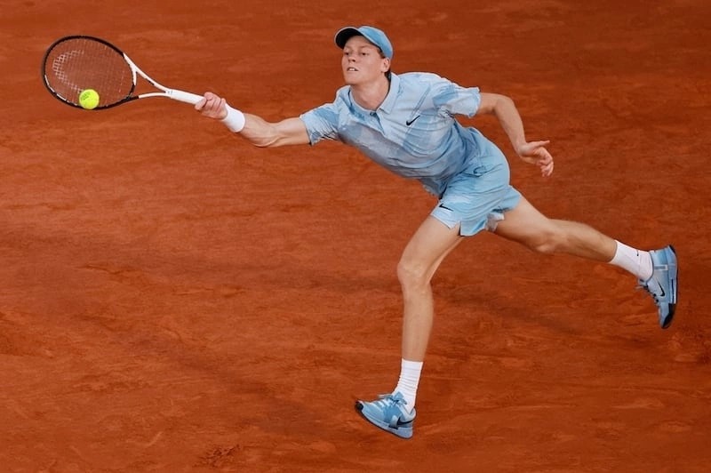Sinner thắng dễ ngày ra quân ở Roland Garros