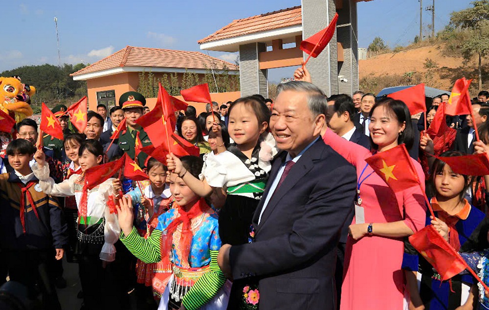 T&ocirc;̉ng Bí thư T&ocirc; L&acirc;m dự l&ecirc;̃ khánh thành trường Phổ th&ocirc;ng nội tr&uacute; li&ecirc;n cấp TH v&agrave; THCS Si Pa Ph&igrave;n (Điện Bi&ecirc;n) vào đ&acirc;̀u năm 2026.
