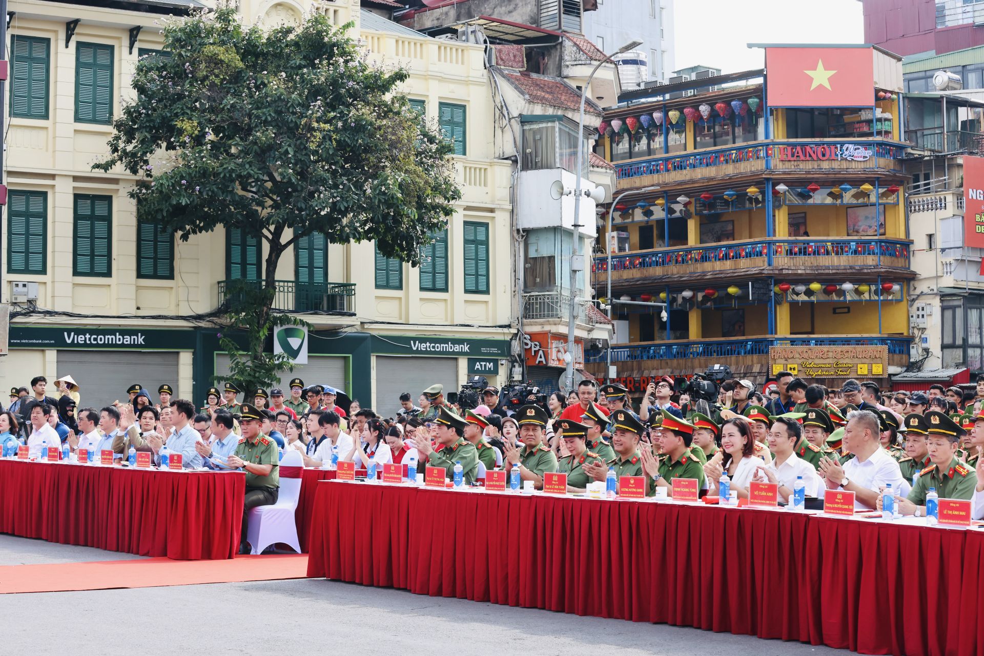  C&ocirc;ng an th&agrave;nh phố H&agrave; Nội tổ chức Lễ hưởng ứng Cuộc thị s&aacute;ng tạo video clip &ldquo;Tổ quốc b&igrave;nh y&ecirc;n&rdquo;.