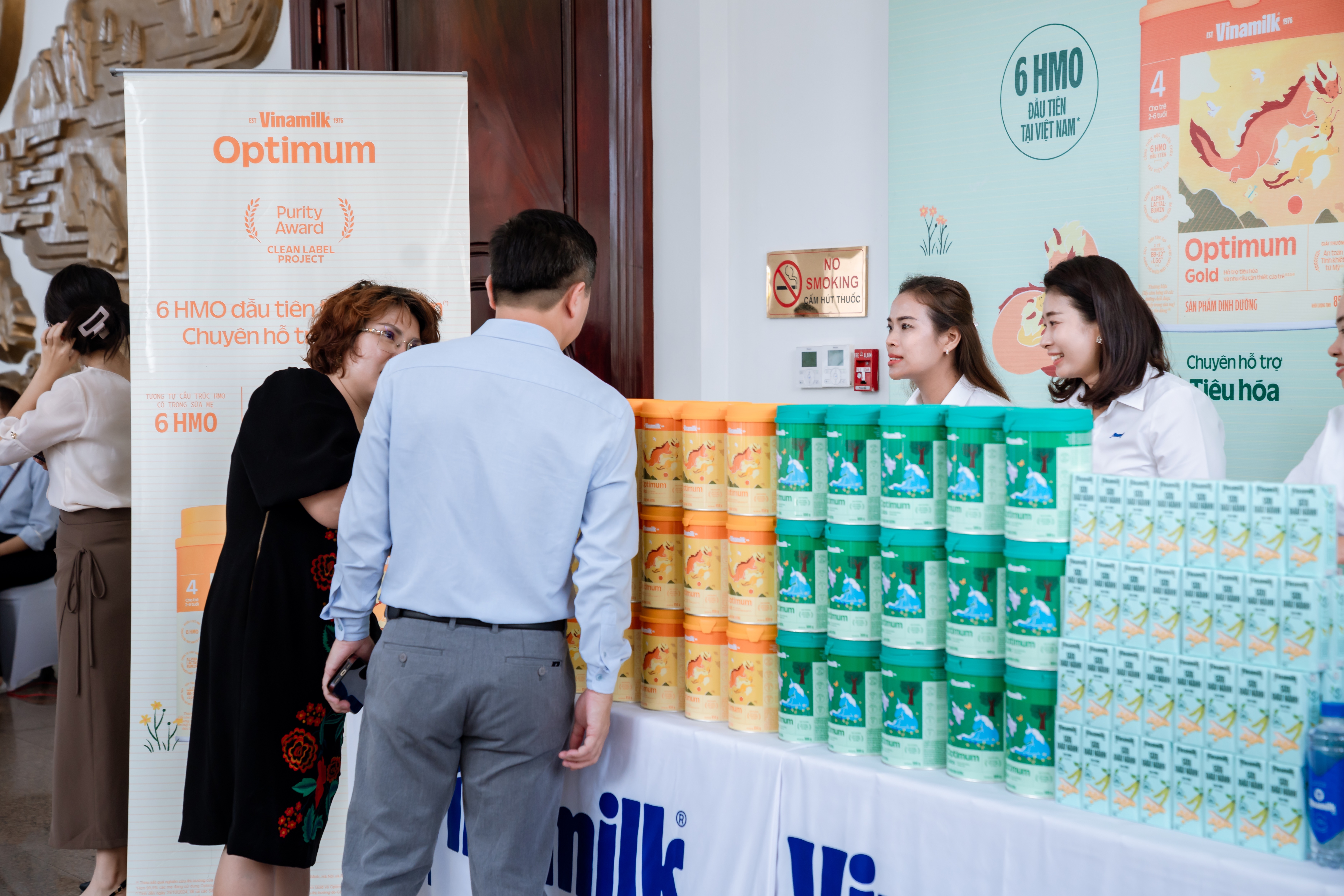 C&aacute;c sản phẩm từ Vinamilk v&agrave; Optimum đồng h&agrave;nh c&ugrave;ng Lễ ph&aacute;t động Th&aacute;ng h&agrave;nh động v&igrave; trẻ em 2026.
