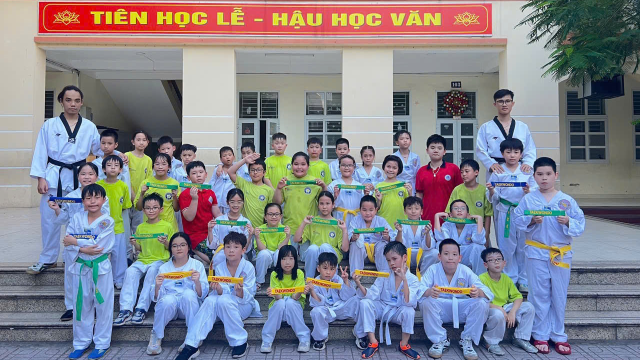 Hè đến trường vui chơi và học kỹ năng