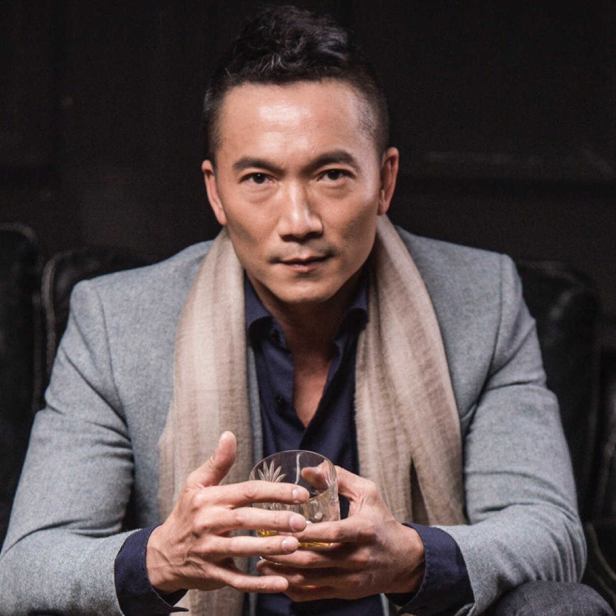 Nam di&ecirc;̃n vi&ecirc;n 