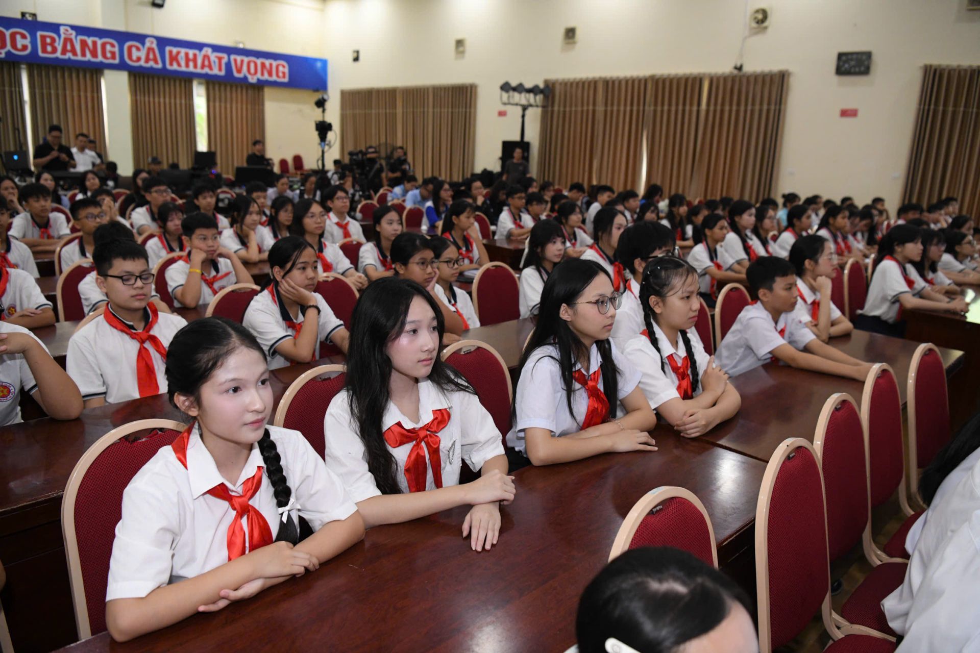 Chương trình có sự tham gia của 200 em thi&ecirc;́u nhi Thủ đ&ocirc;.