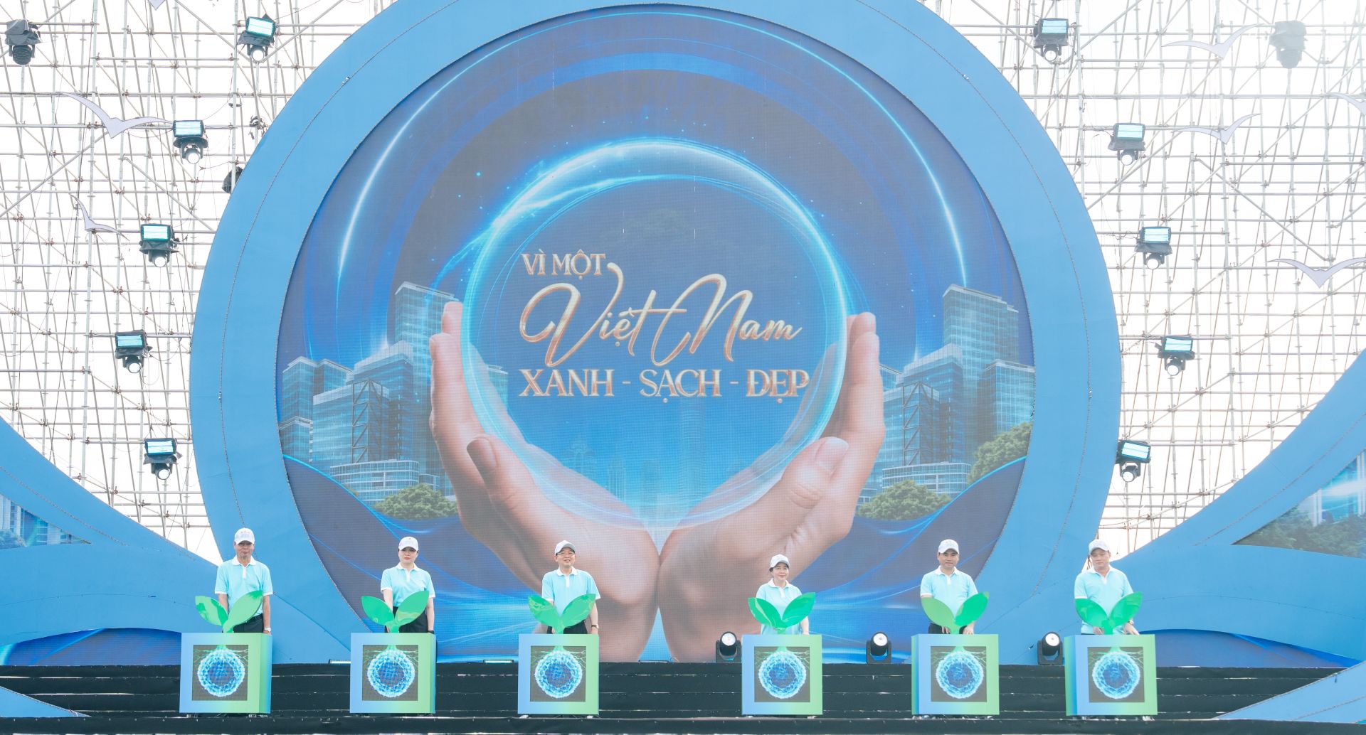 Phát động phong trào Toàn dân chung tay bảo vệ môi trường, vì một Việt Nam xanh - sạch - đẹp
