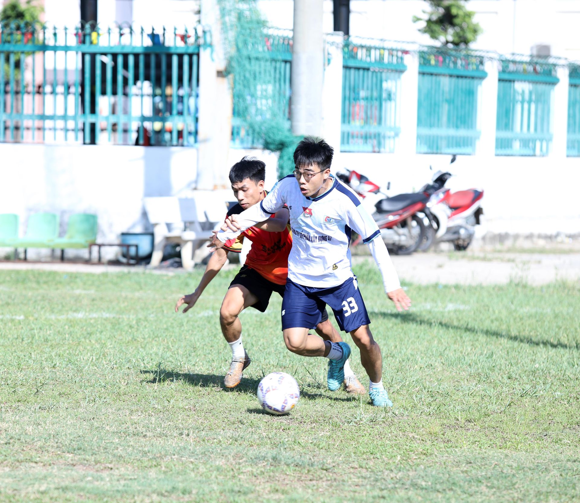 C&aacute;c cầu thủ thi đấu với tinh thần fairplay, quyết t&acirc;m gi&agrave;nh chiến thắng.
