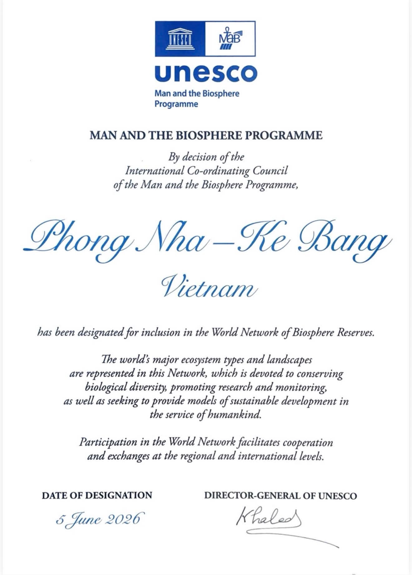 VQG Phong Nha - Kẻ B&agrave;ng đ&oacute;n nhận danh hiệu l&agrave; khu Dự trữ sinh quyển thế giới, trở th&agrave;nh th&agrave;nh vi&ecirc;n của Mạng lưới c&aacute;c Khu Dự trữ sinh quyển thế giới.