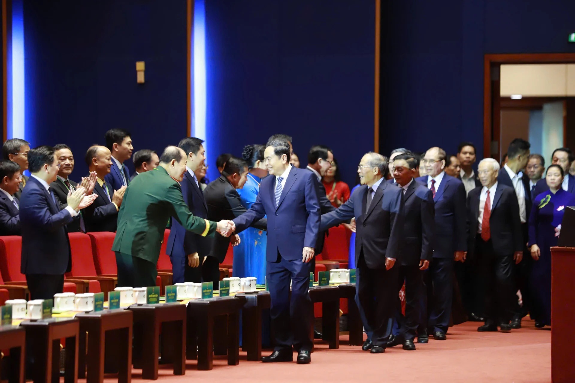 C&aacute;c b&aacute;c l&atilde;nh đạo, nguy&ecirc;n l&atilde;nh đạo Đảng v&agrave; Nh&agrave; nước dự Đại hội.