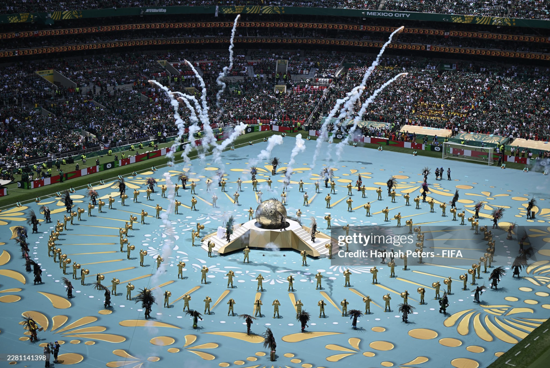 Bữa tiệc đầy sắc m&agrave;u trong lễ khai mạc World Cup 2026.