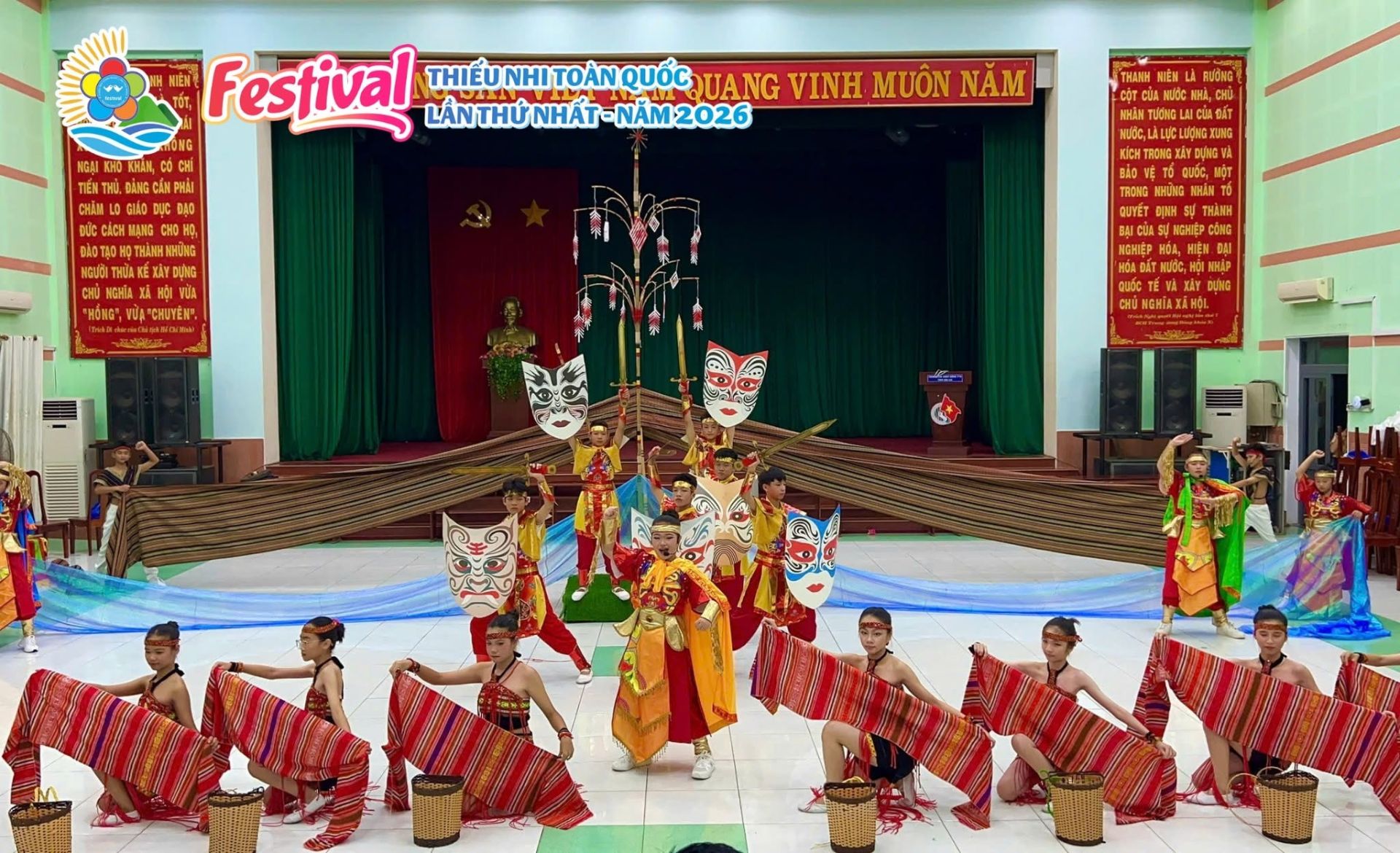 Điểm nhấn của Festival l&agrave; v&ograve;ng chung kết chương tr&igrave;nh &ldquo;Vươn cao ước mơ&rdquo; to&agrave;n quốc với sự g&oacute;p mặt của 6 đội xuất sắc nhất được tuyển chọn từ c&aacute;c khu vực tr&ecirc;n cả nước.
