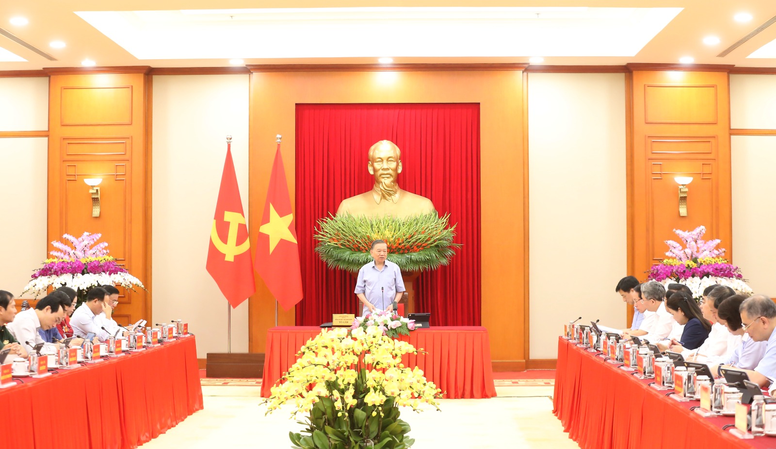 Tổng B&iacute; thư, Chủ tịch nước T&ocirc; L&acirc;m ph&aacute;t biểu.
