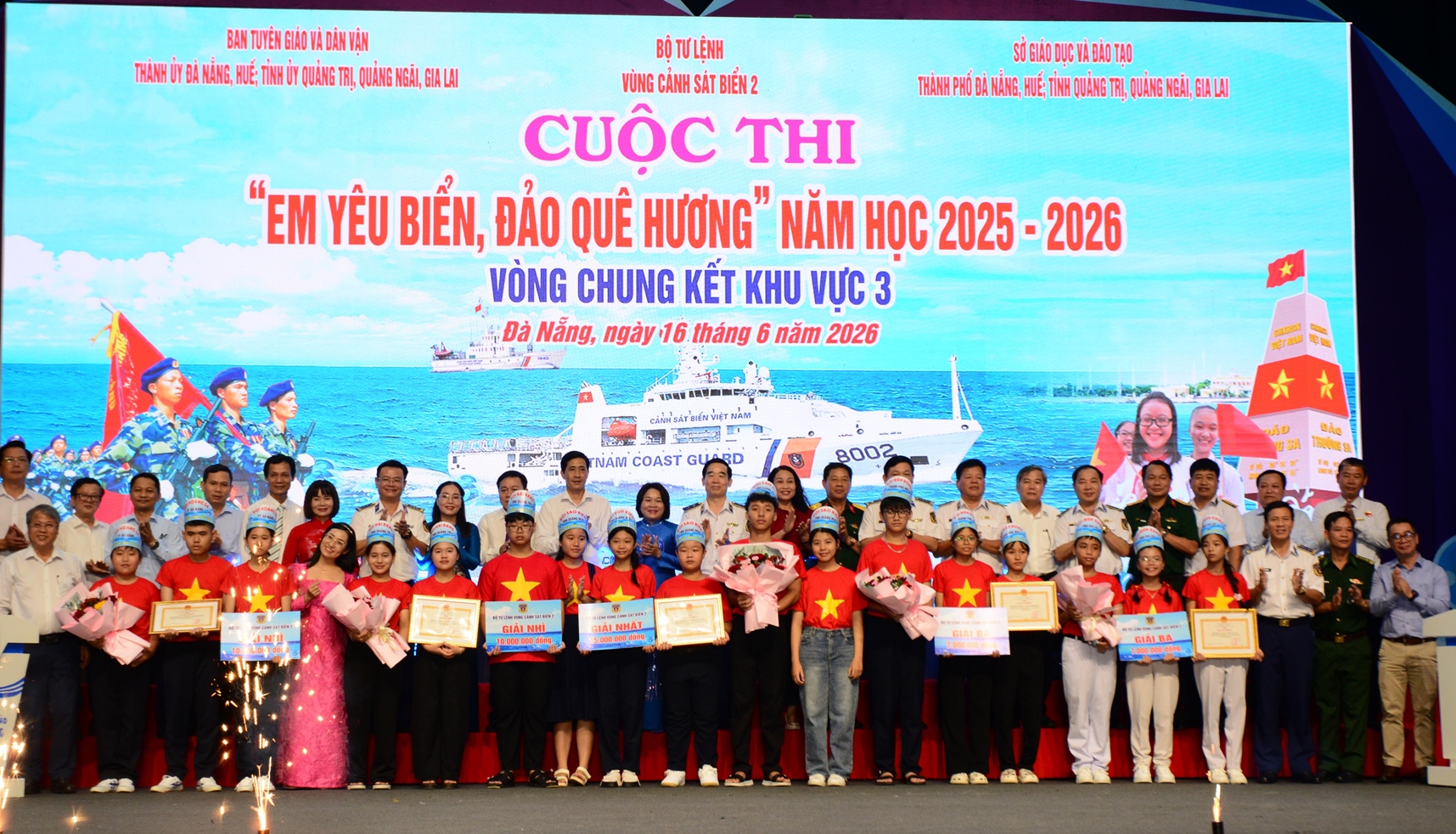 C&aacute;c đội xuất sắc đoạt giải, Đội Sao Biển (Quảng Ng&atilde;i) xuất sắc gi&agrave;nh giải Nhất, trở th&agrave;nh đại diện khu vực 3 tham dự v&ograve;ng chung kết to&agrave;n quốc.