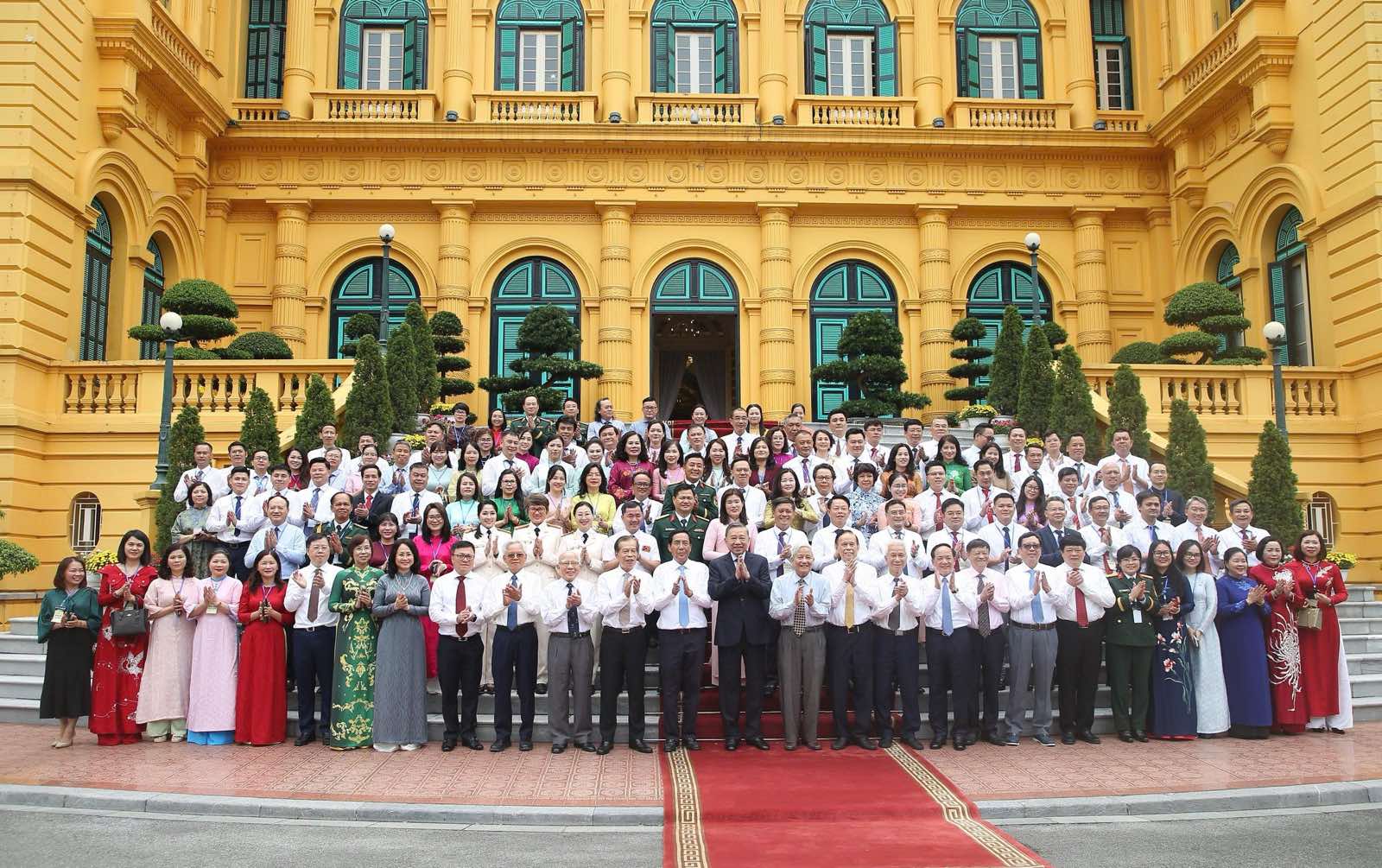 Tổng B&iacute; thư, Chủ tịch nước T&ocirc; L&acirc;m v&agrave; 101 nh&agrave; b&aacute;o ti&ecirc;u biểu ng&agrave;y 16/6/2026