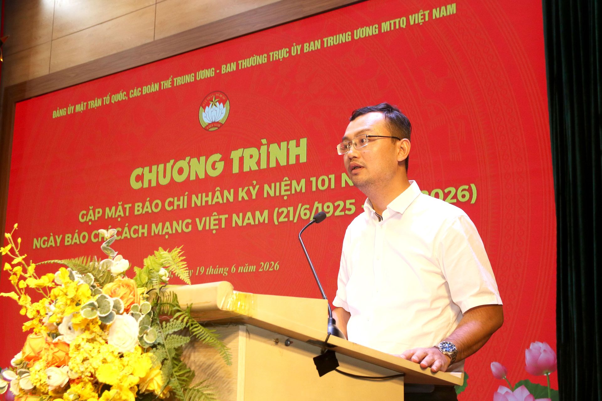 Đại diện c&aacute;c cơ quan b&aacute;o ch&iacute; ph&aacute;t biểu tại chương tr&igrave;nh.