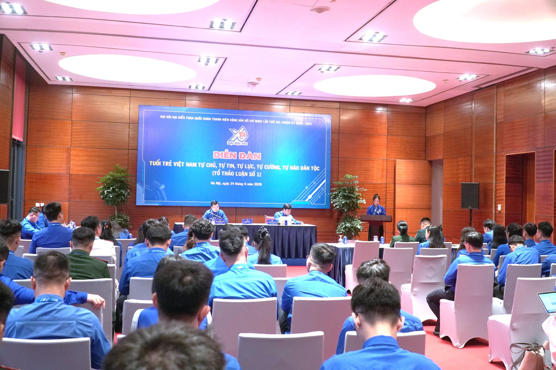 To&agrave;n cảnh diễn đ&agrave;n &ldquo;Tuổi trẻ Việt Nam tự chủ, tự tin, tự lực, tự cường, tự h&agrave;o d&acirc;n tộc. 