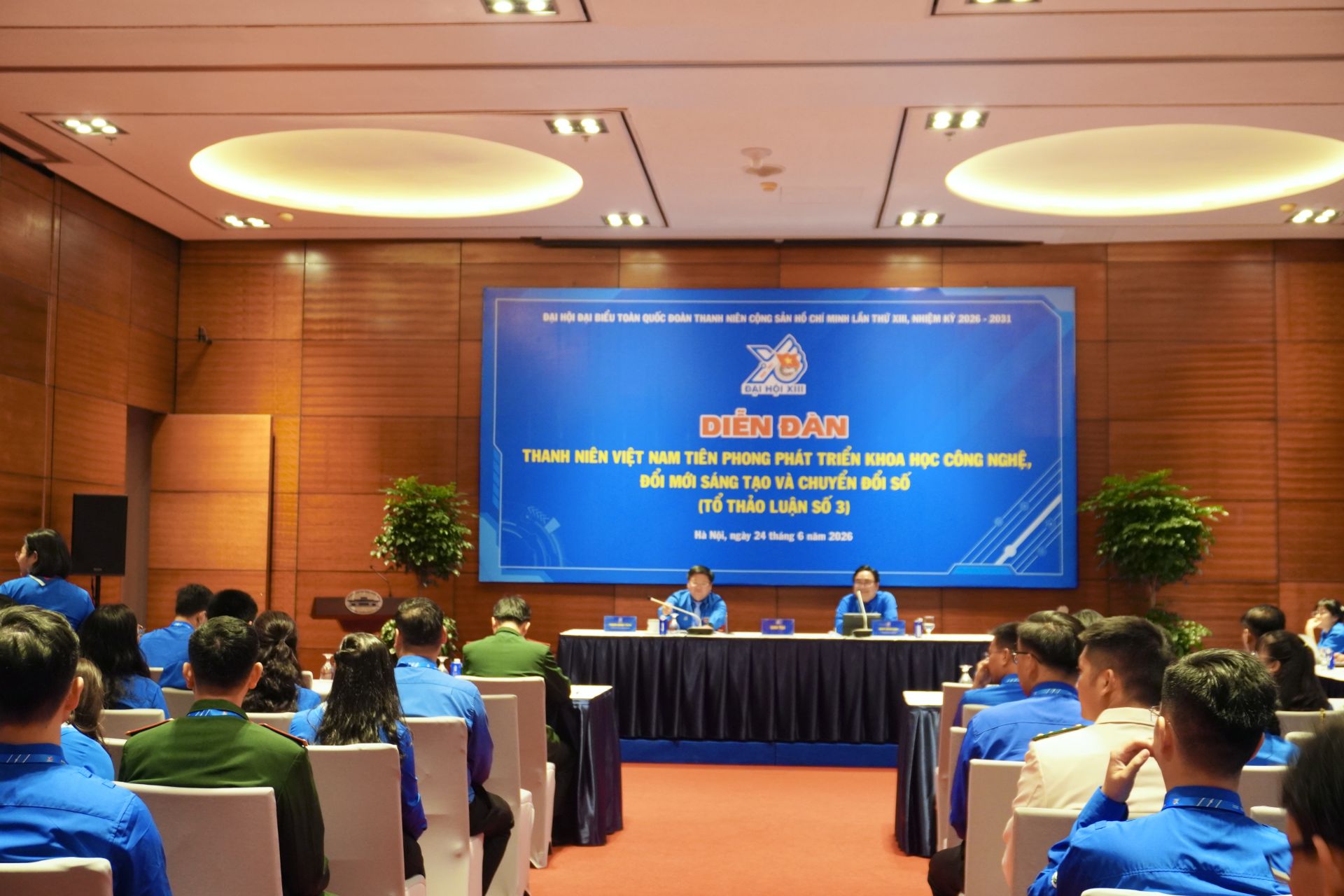 To&agrave;n cảnh diễn đ&agrave;n &ldquo;Thanh ni&ecirc;n Việt Nam ti&ecirc;n phong ph&aacute;t triển khoa học c&ocirc;ng nghệ, đổi mới s&aacute;ng tạo v&agrave; chuyển đổi số&rdquo;