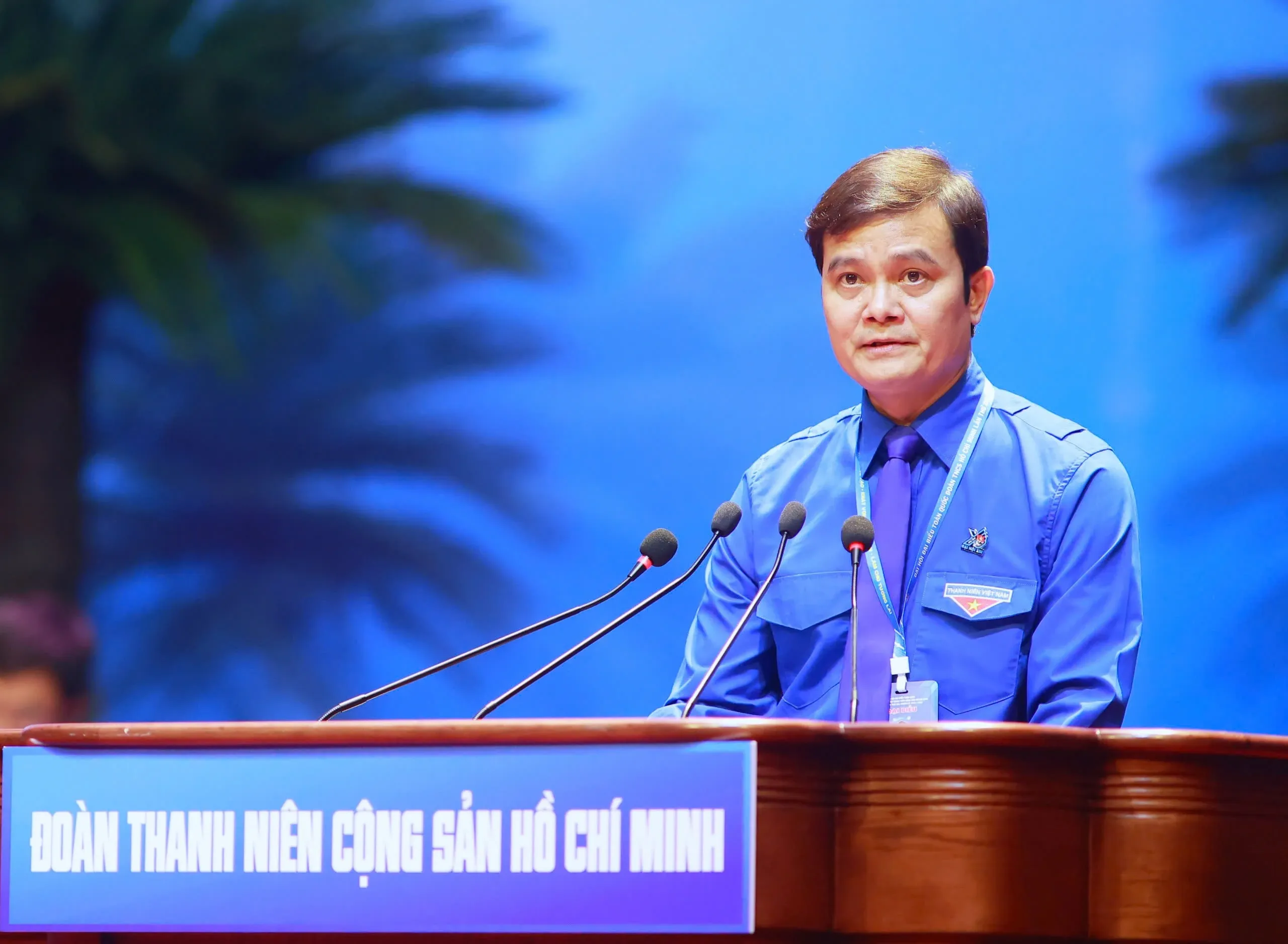 Anh B&ugrave;i Quang Huy - Ủy vi&ecirc;n T.Ư Đảng, Ph&oacute; Chủ tịch Ủy ban T.Ư MTTQ Việt Nam, B&iacute; thư thứ nhất T.Ư Đo&agrave;n kh&oacute;a XII ph&aacute;t biểu tại phi&ecirc;n l&agrave;m việc thứ hai của Đại hội.