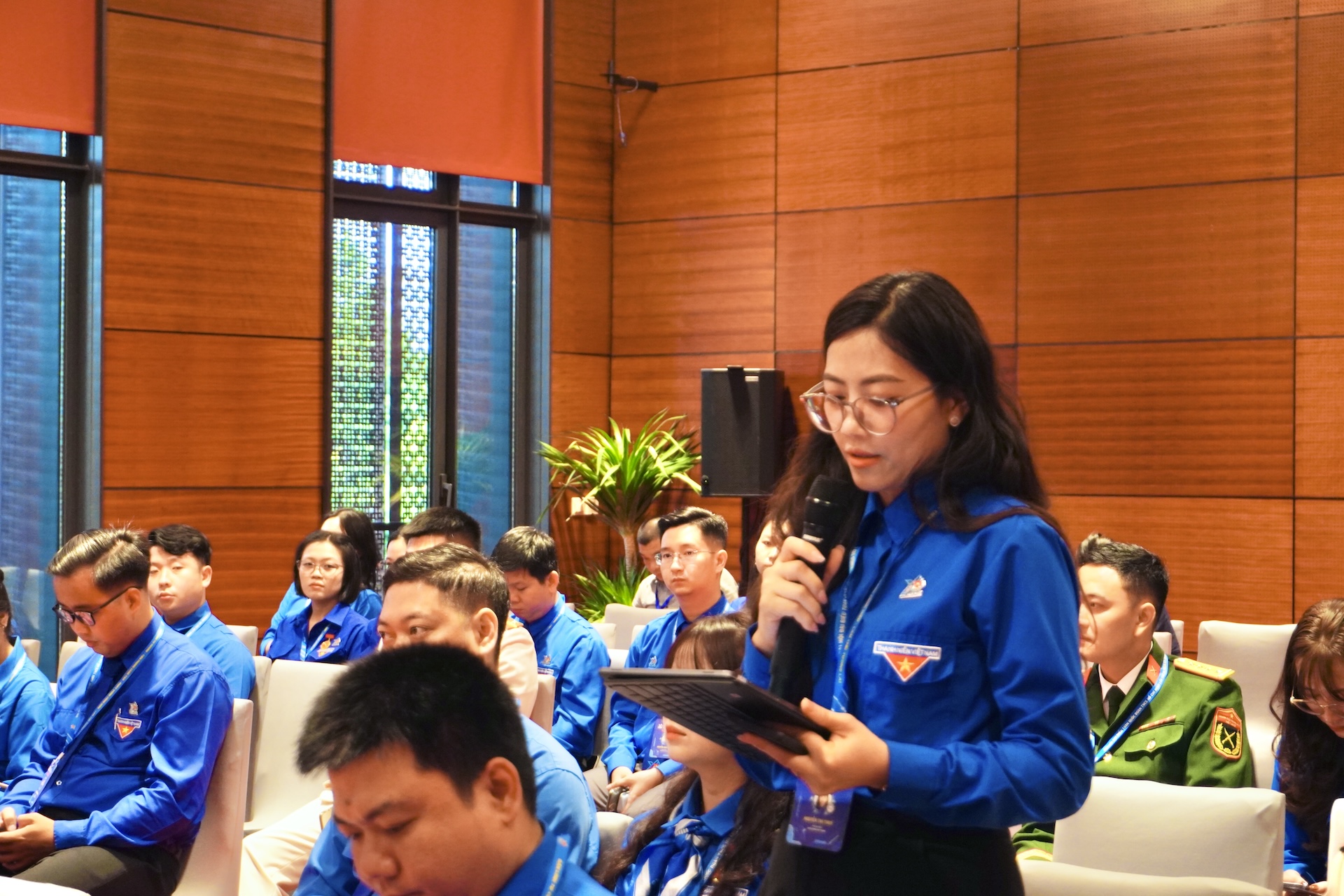 Chị Nguyễn Thị Thủy - B&iacute; thư Th&agrave;nh đo&agrave;n Hải Ph&ograve;ng chia sẻ đề xuất về c&aacute;c giải ph&aacute;p cụ thể cho đối tượng thiếu nhi tại diễn đ&agrave;n.