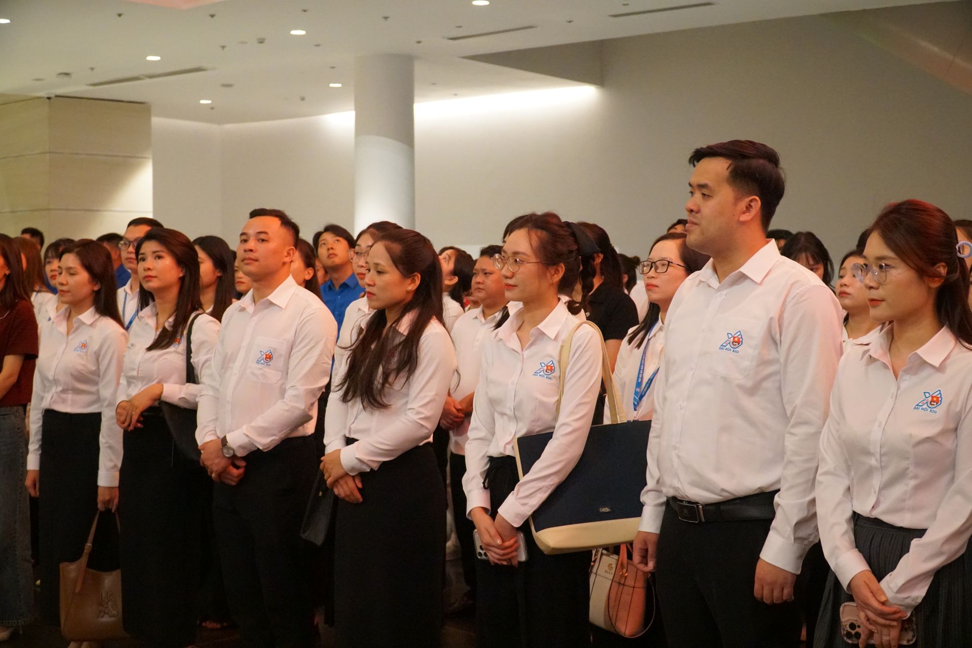 H&agrave;nh tr&igrave;nh thăm quan bảo t&agrave;ng đ&atilde; đưa c&aacute;c Đại biểu t&igrave;m về những dấu son h&agrave;o h&ugrave;ng của d&acirc;n tộc, từ đ&oacute; bồi đắp l&yacute; tưởng c&aacute;ch mạng v&agrave; khơi dậy kh&aacute;t vọng cống hiến của tuổi trẻ.