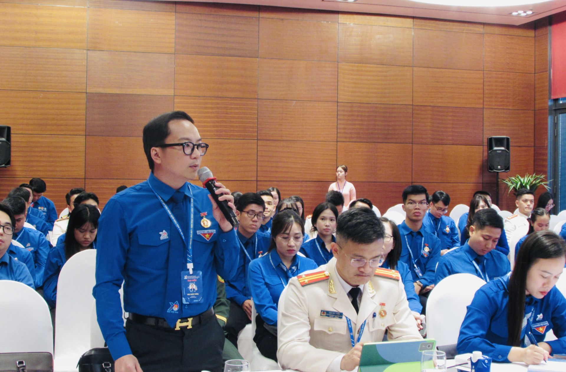 Anh M&ugrave;a Chiến Thắng - Tỉnh ủy vi&ecirc;n, Ủy vi&ecirc;n Ban Chấp h&agrave;nh TƯ Đo&agrave;n, Ph&oacute; Chủ tịch Ủy ban MTTQ Việt Nam tỉnh Điện Bi&ecirc;n, B&iacute; thư Tỉnh đo&agrave;n Điện Bi&ecirc;n ph&aacute;t biểu tham luận tại diễn đ&agrave;n
