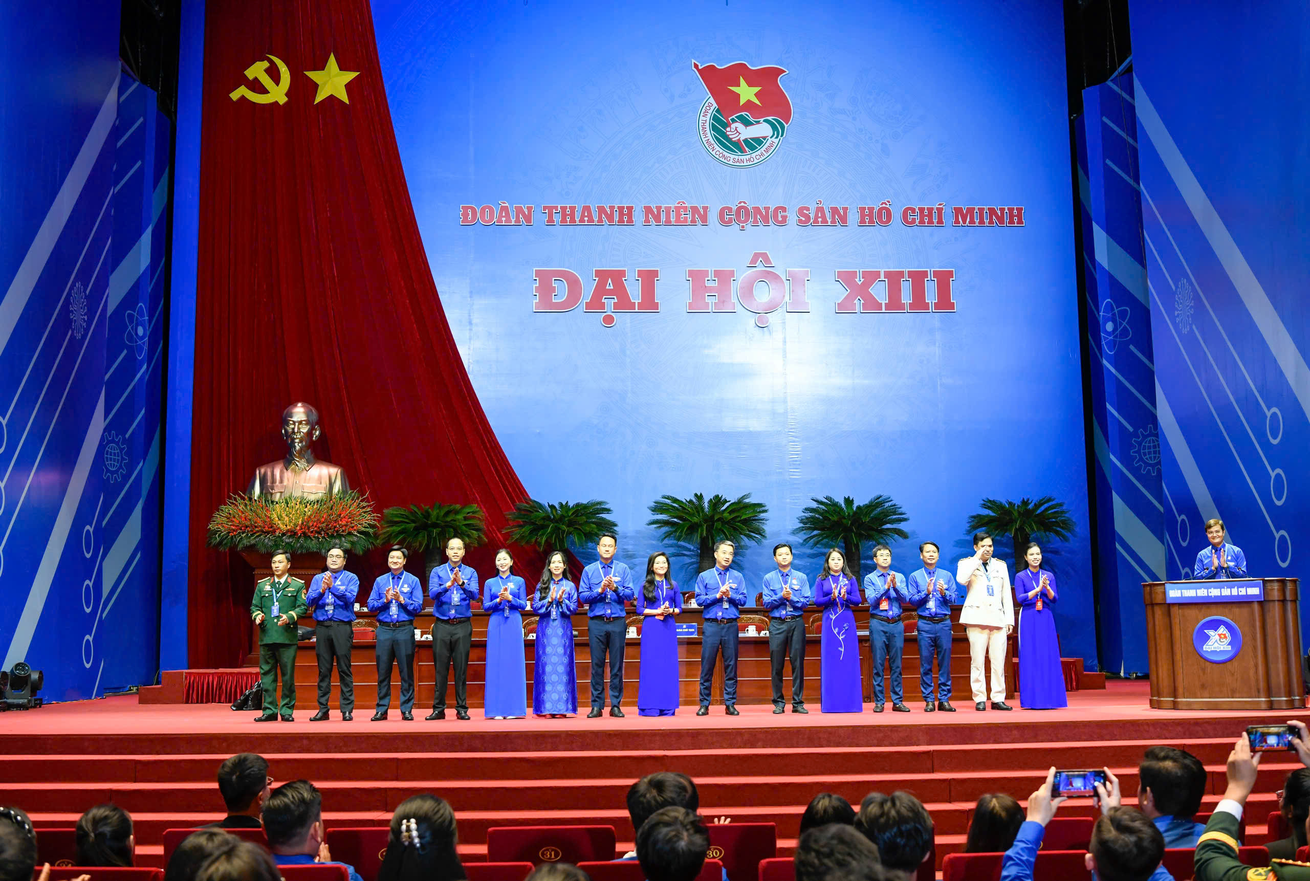 Đo&agrave;n Chủ tịch điều h&agrave;nh Đại hội đại biểu to&agrave;n quốc Đo&agrave;n TNCS Hồ Ch&iacute; Minh lần thứ XIII, nhiệm kỳ 2026 - 2031.