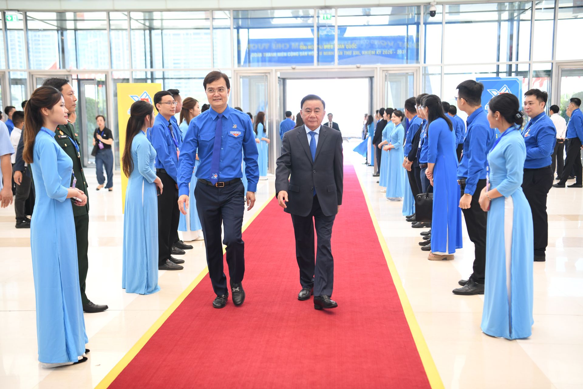 Thường trực Ban B&iacute; thư Trần Cẩm T&uacute; dự Đại hội.