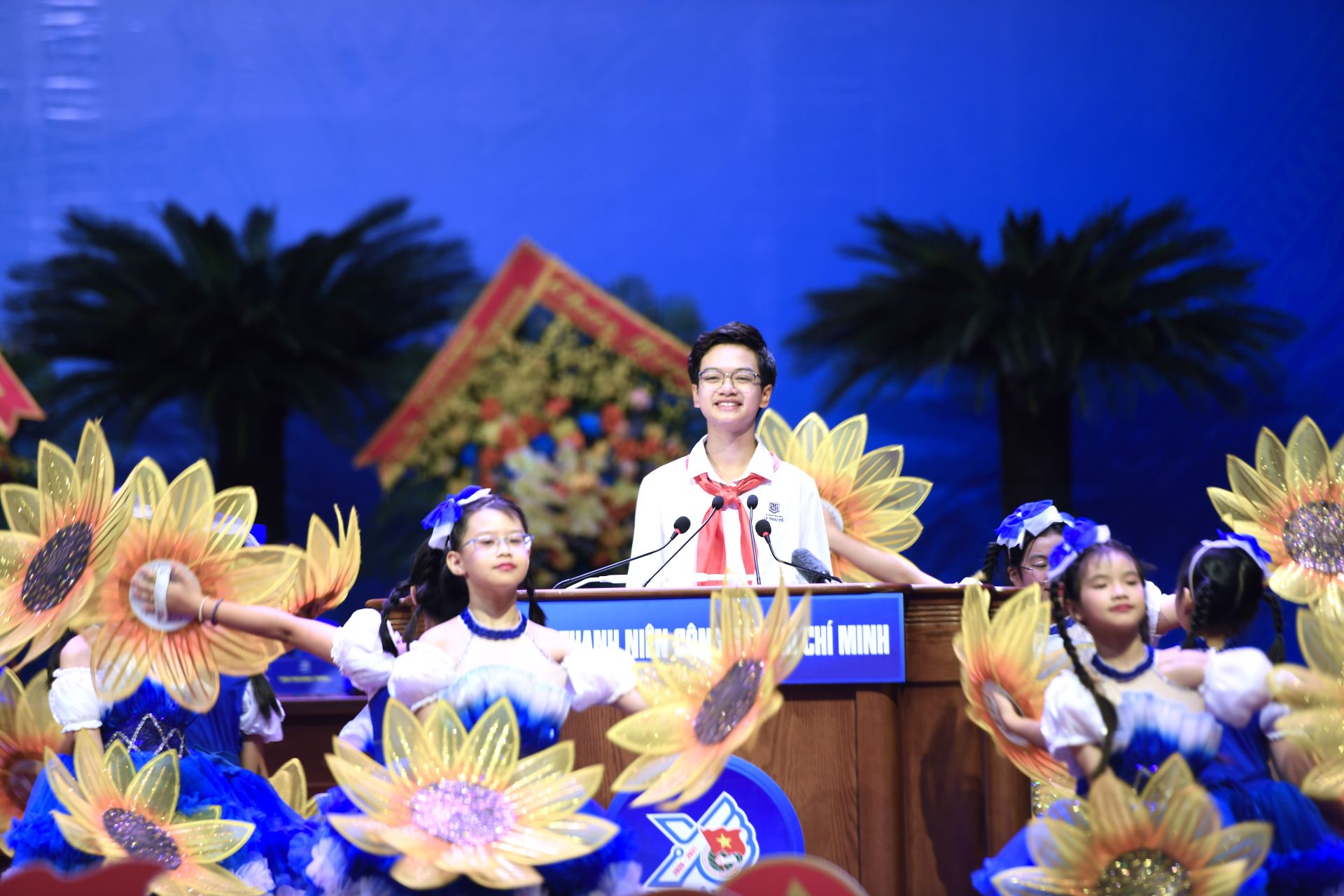 Bạn Cao Ph&uacute; Qu&yacute;, đại diện thiếu nhi cả nước ph&aacute;t biểu tại Đại hội Đo&agrave;n to&agrave;n quốc lần thứ XIII.
