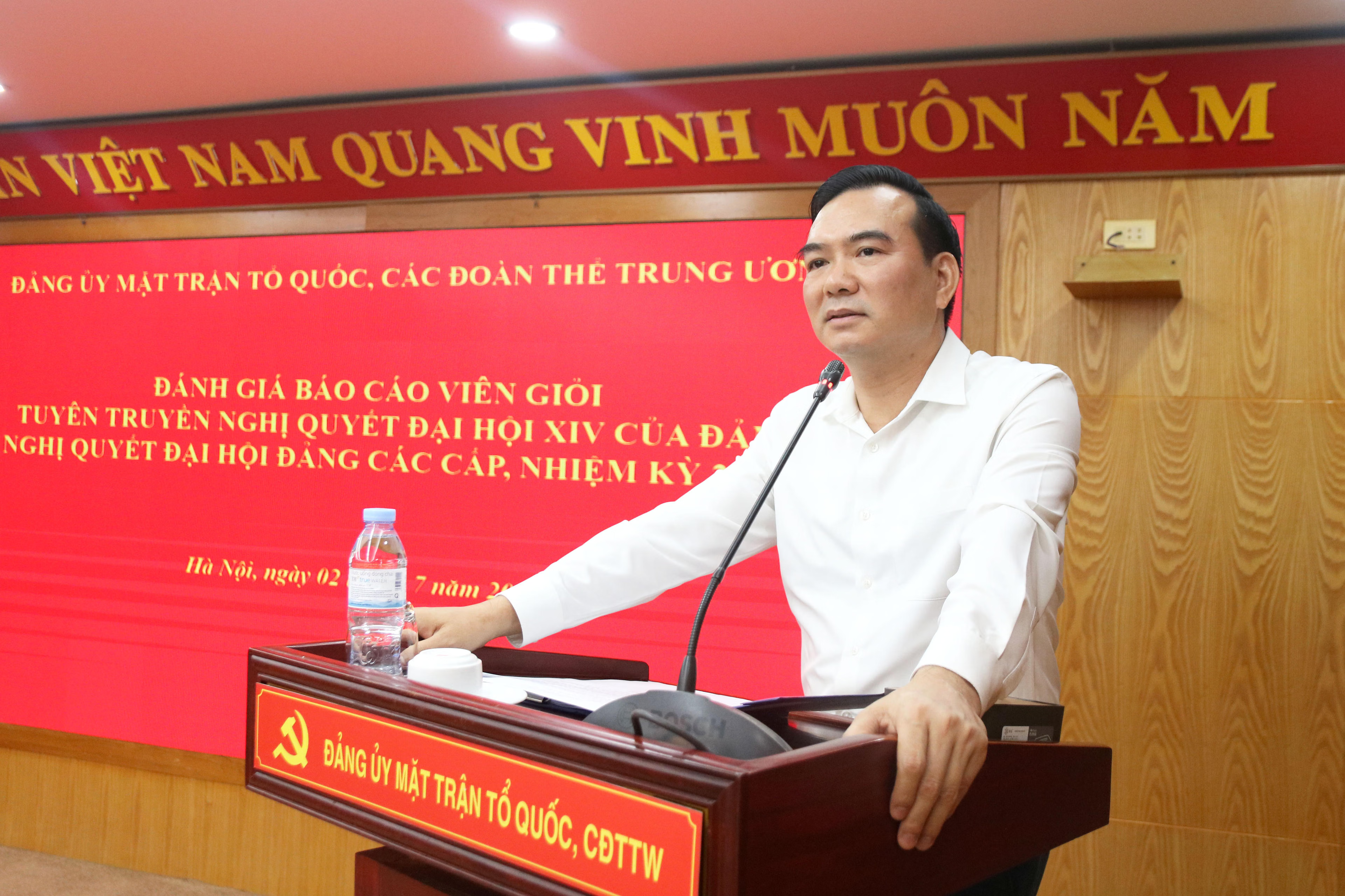TS. Nguyễn Minh Chung, Ủy vi&ecirc;n Ban Thường vụ, Trưởng ban Tuy&ecirc;n gi&aacute;o v&agrave; D&acirc;n vận Đảng ủy MTTQ, c&aacute;c đo&agrave;n thể Trung ương ph&aacute;t biểu tại chương tr&igrave;nh.