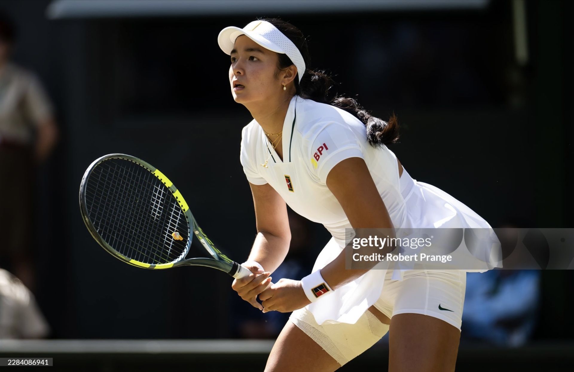 Eala thi đấu xuất sắc tại v&ograve;ng ba đơn nữ Wimbledon 2026.