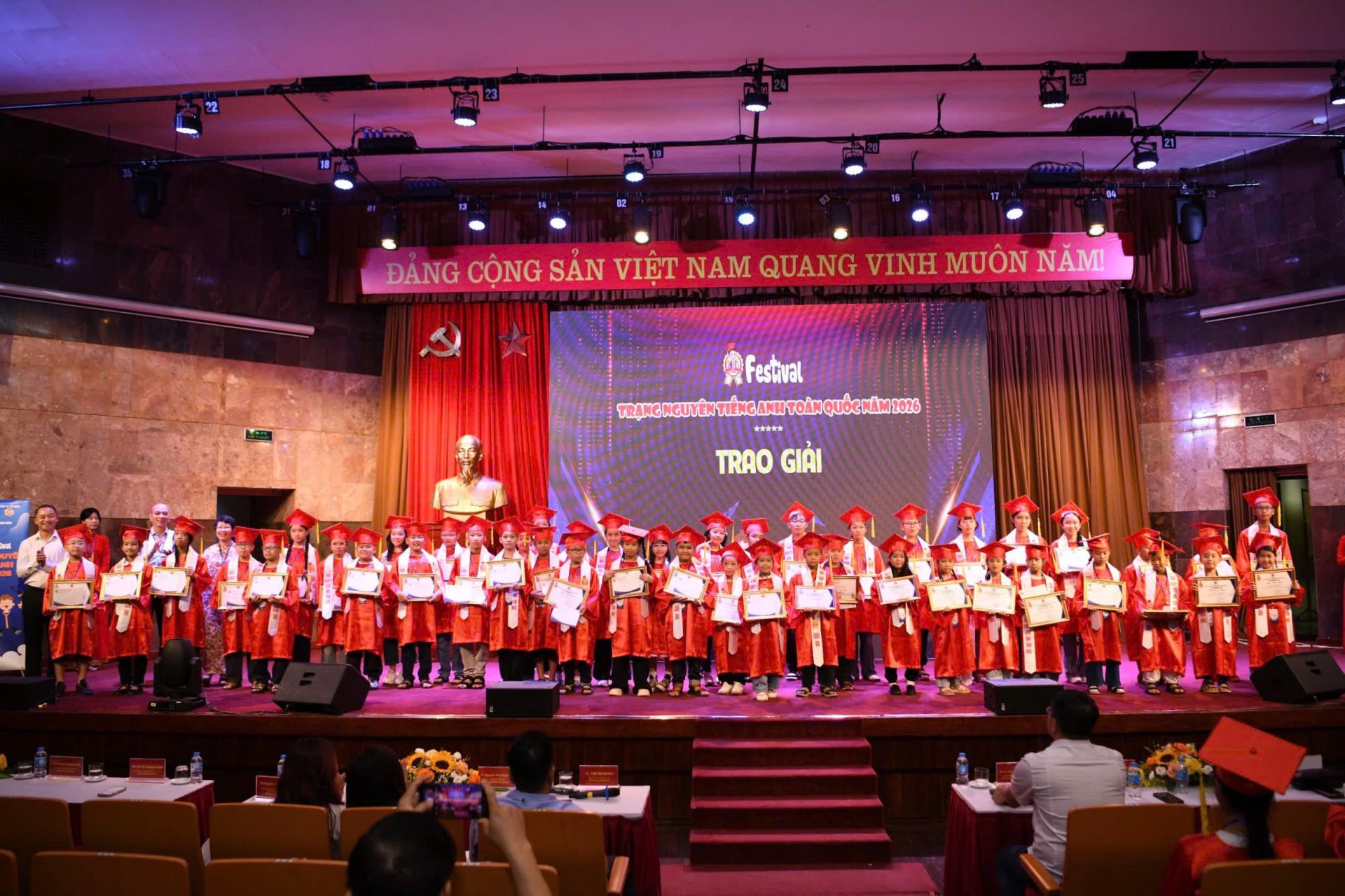 Những khoảnh khắc đ&aacute;ng nhớ tại GALA, nơi t&ocirc;n vinh t&agrave;i năng, sự nỗ lực v&agrave; kh&aacute;t vọng chinh phục tiếng Anh của học sinh Việt Nam.