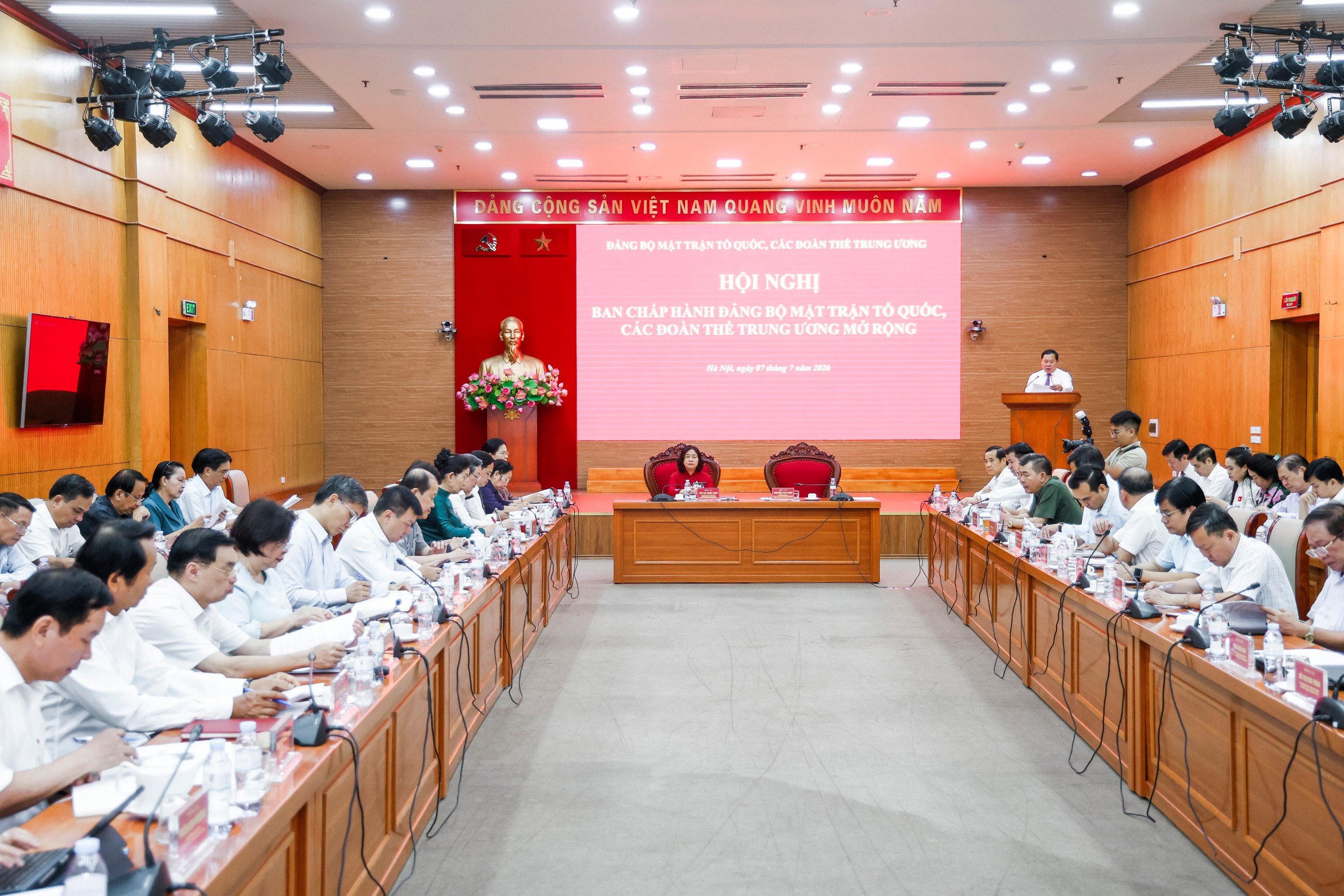 Quang cảnh Hội nghị Ban Chấp h&agrave;nh Đảng bộ MTTQ, c&aacute;c đo&agrave;n thể Trung ương mở rộng, diễn ra chiều 7/7 tại H&agrave; Nội.