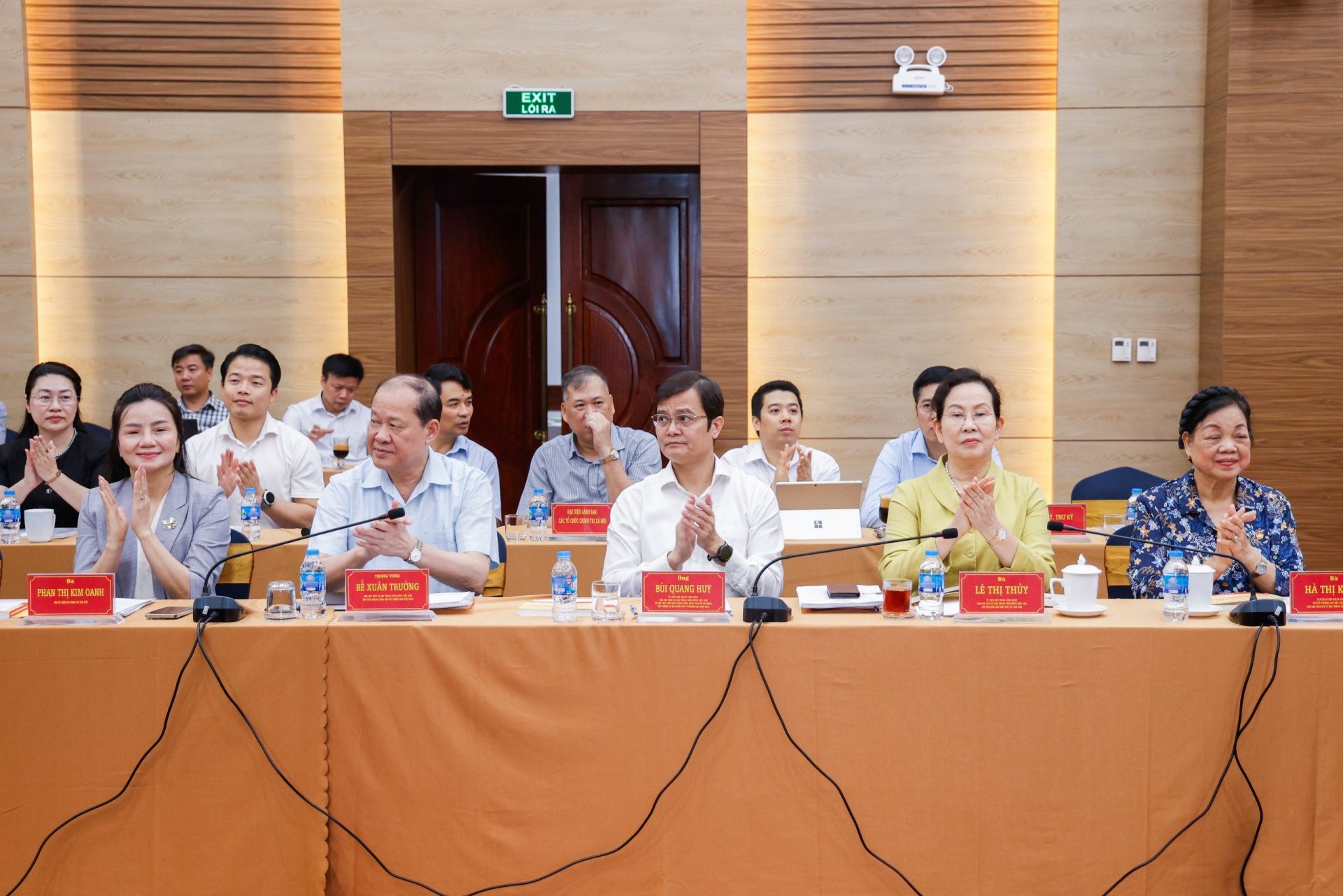 Các đại bi&ecirc;̉u tham dự H&ocirc;̣i nghị.