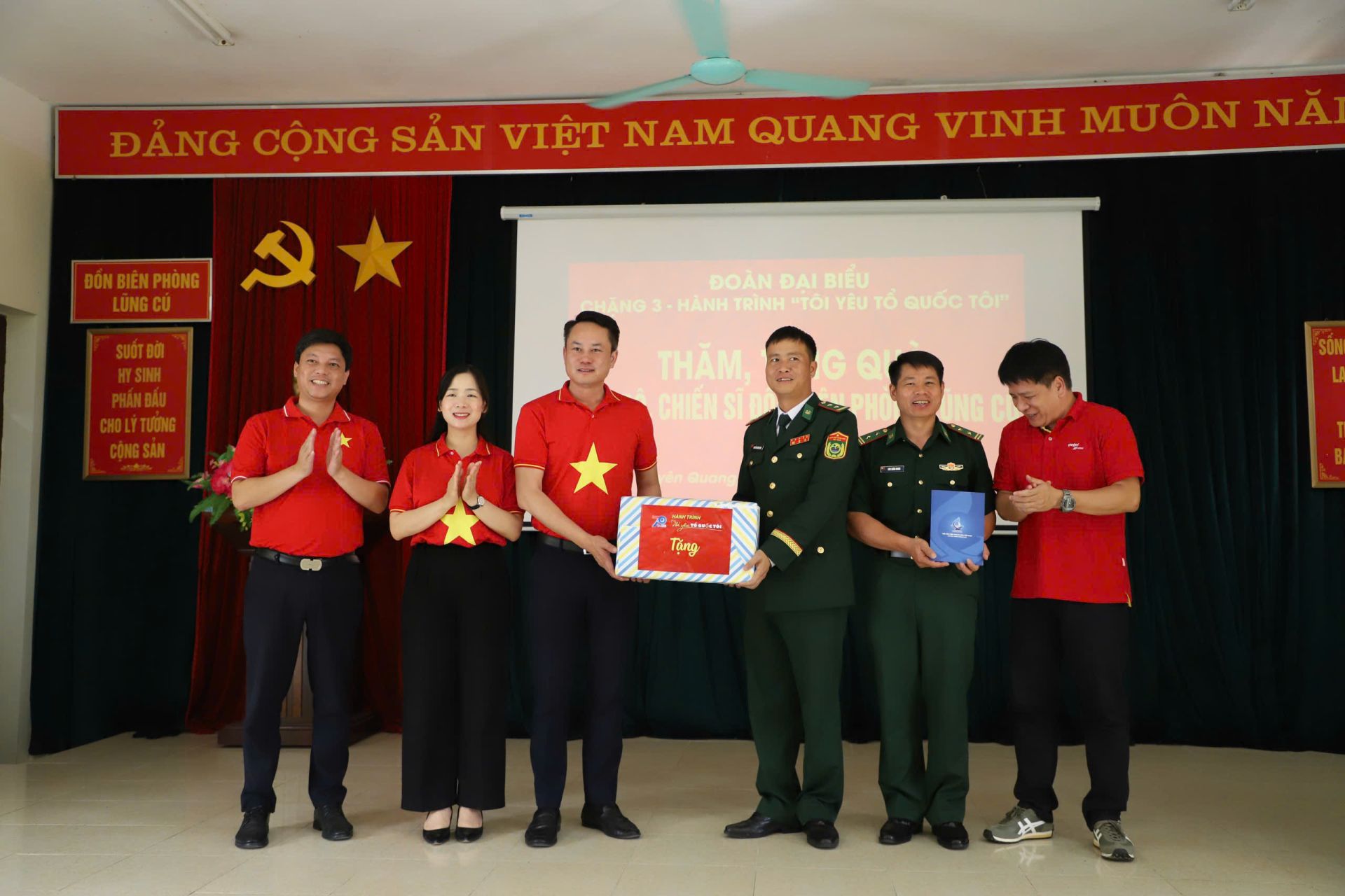 Đo&agrave;n H&agrave;nh tr&igrave;nh 