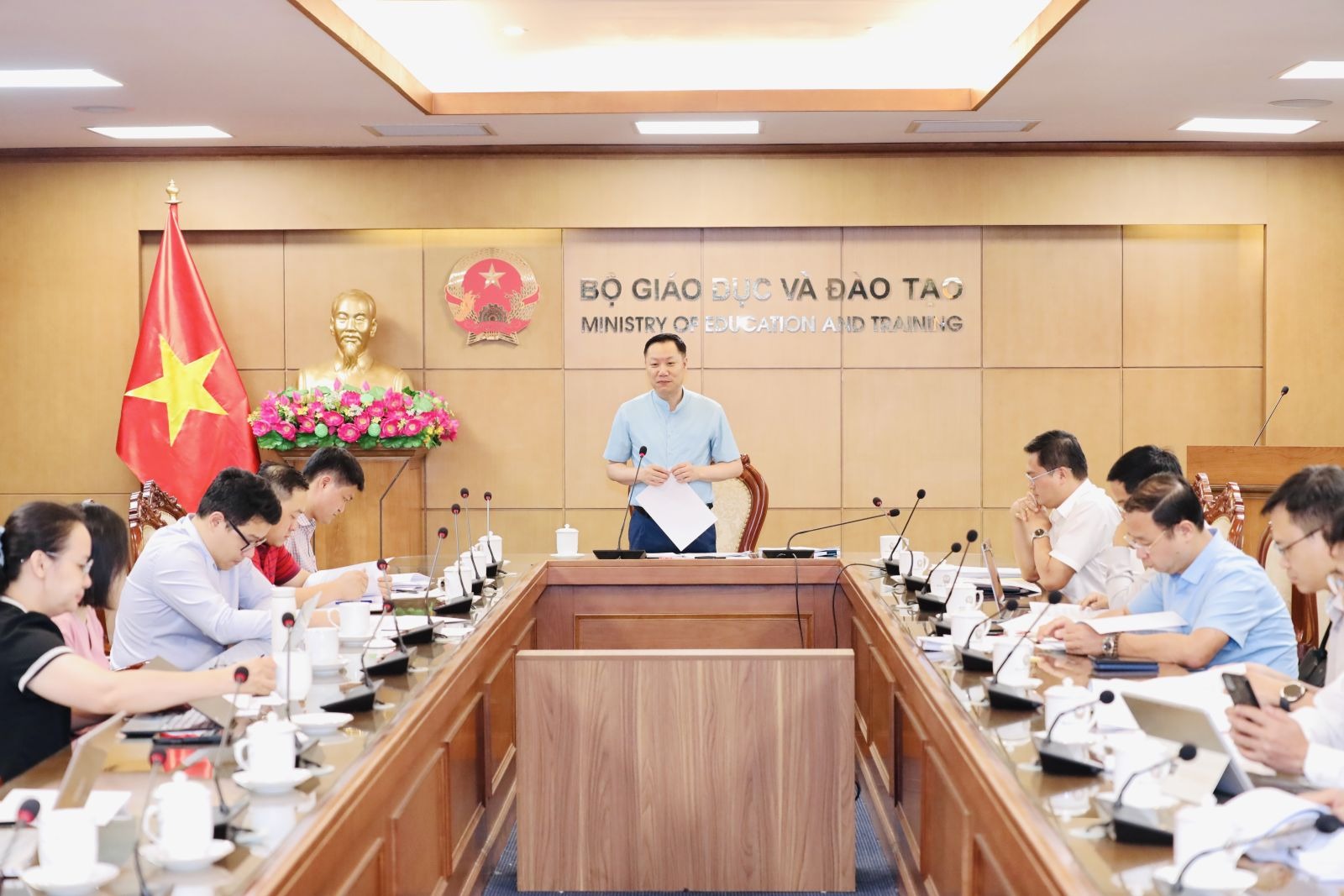 Quang cảnh cu&ocirc;̣c họp