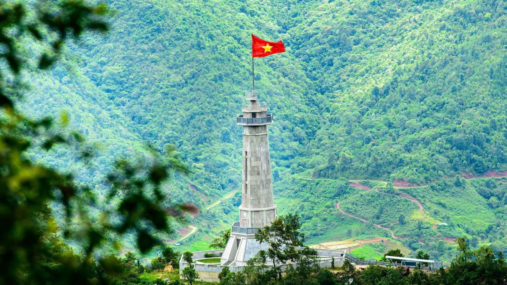 Cột cờ A Pa Chải được công nhận điểm du lịch nơi cực Tây Tổ quốc