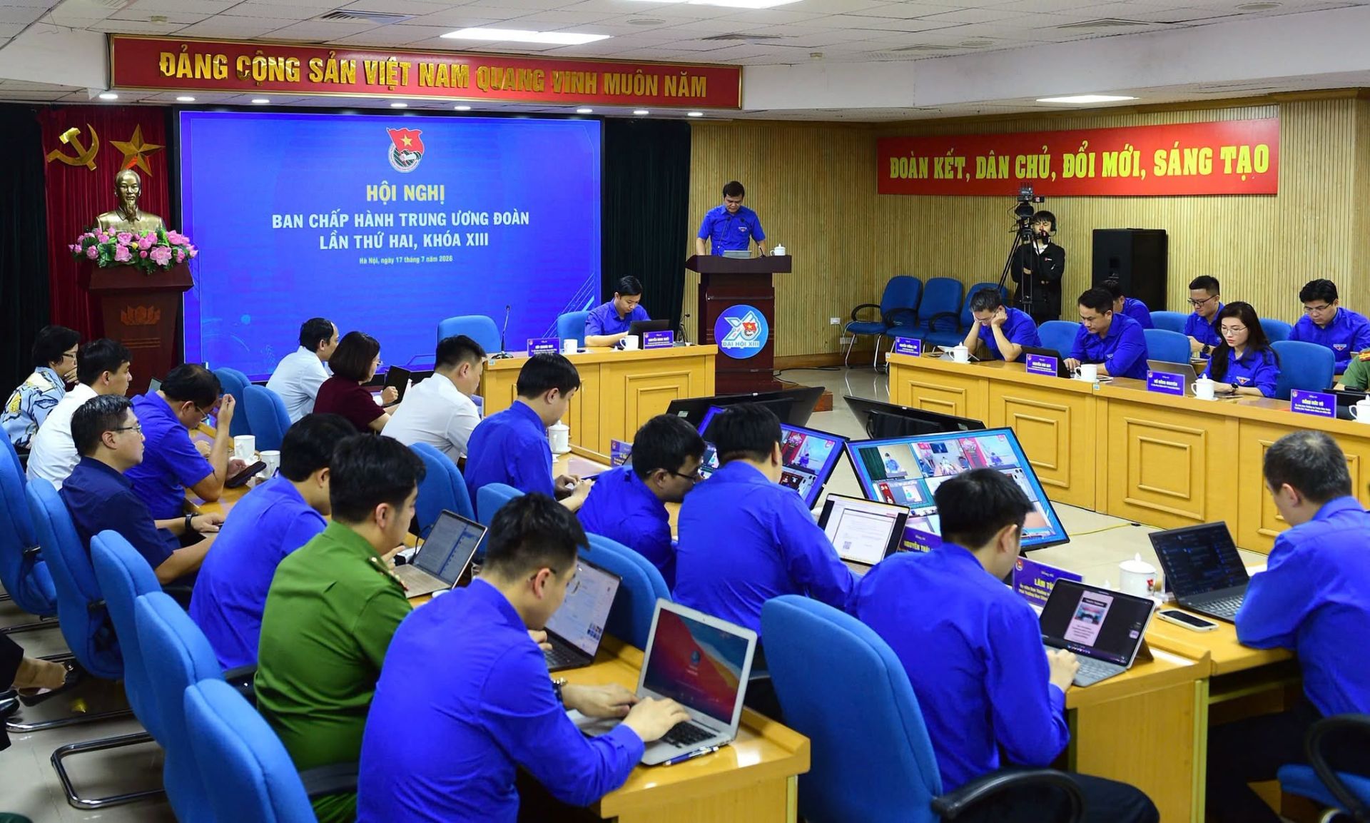 Quang cảnh hội nghị.