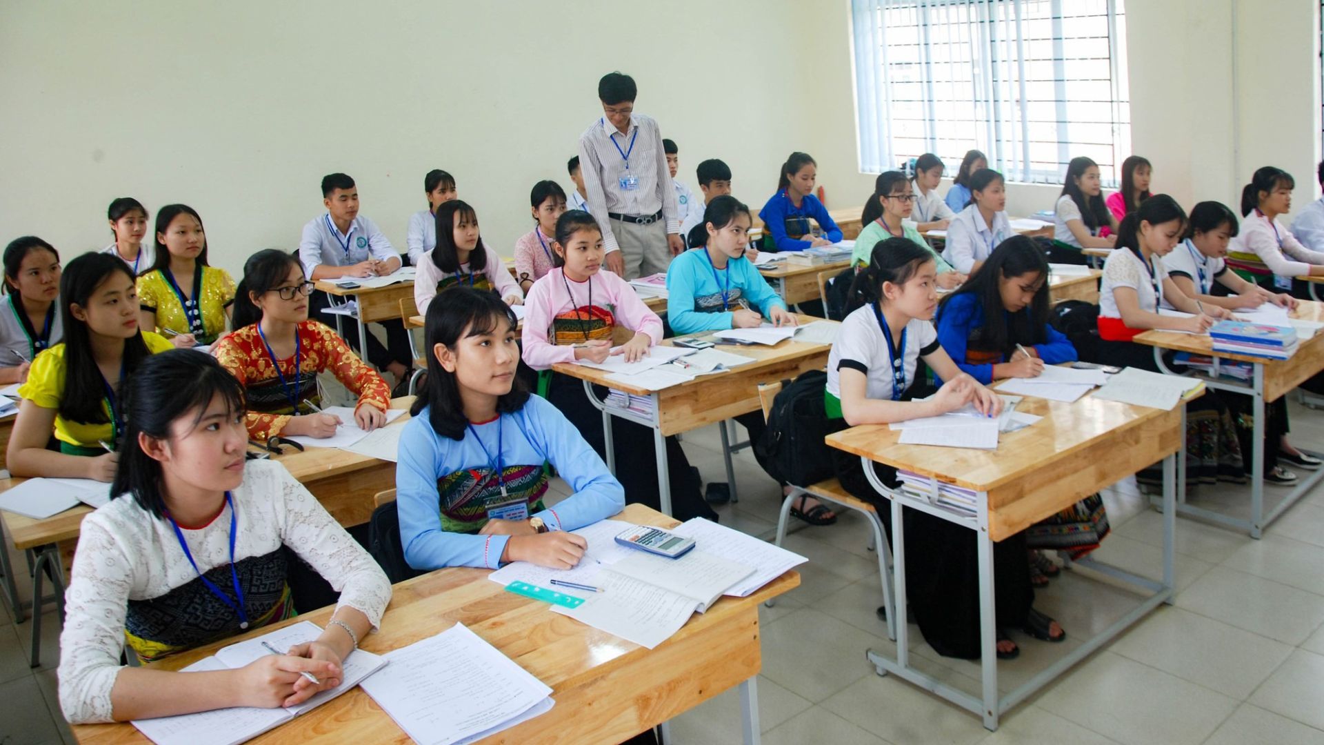 Học sinh dân tộc thiểu số rất ít người học ngoài công lập được hưởng chính sách hỗ trợ học tập