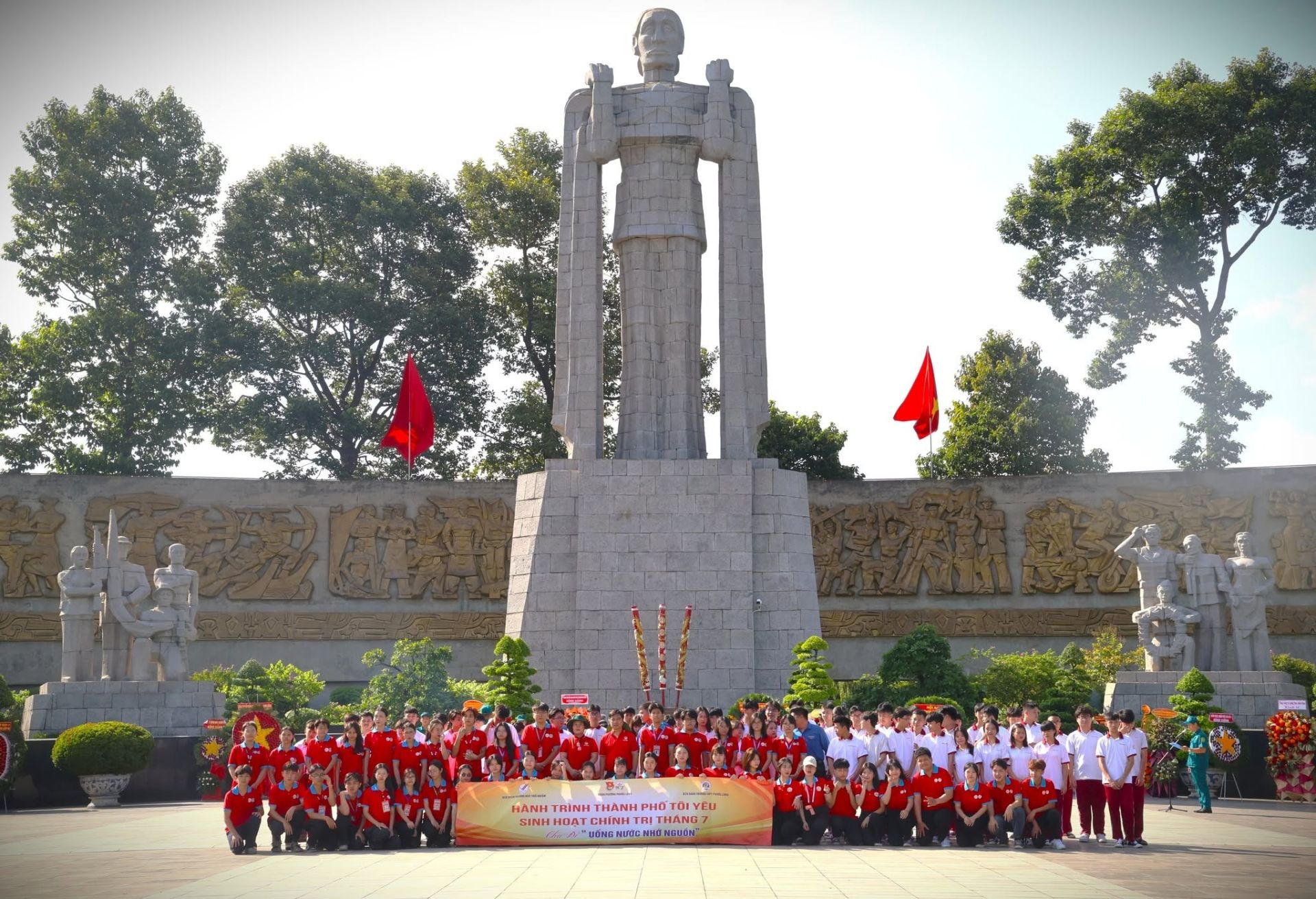 Trường TH, THCS v&agrave; THPT Ng&ocirc; Thời Nhiệm (phường Phước Long, TP. H&ocirc;̀ Chí Minh) tham gia hoạt đ&ocirc;̣ng hoạt động gi&aacute;o dục truyền thống nh&acirc;n dịp kỷ niệm 50 năm th&agrave;nh phố S&agrave;i G&ograve;n &ndash; Gia Định ch&iacute;nh thức vinh dự mang t&ecirc;n Chủ tịch Hồ Ch&iacute; Minh v&agrave; 80 năm Ng&agrave;y Thương binh &ndash; Liệt sĩ