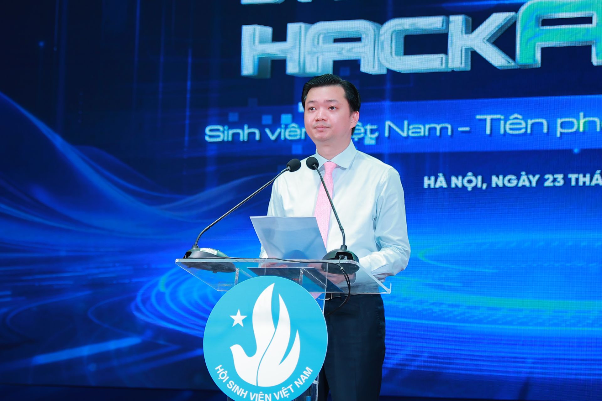 Bí thư thường trực T.Ư Đoàn Nguy&ecirc;̃n Minh Tri&ecirc;́t phát bi&ecirc;̉u tại bu&ocirc;̉i l&ecirc;̃.