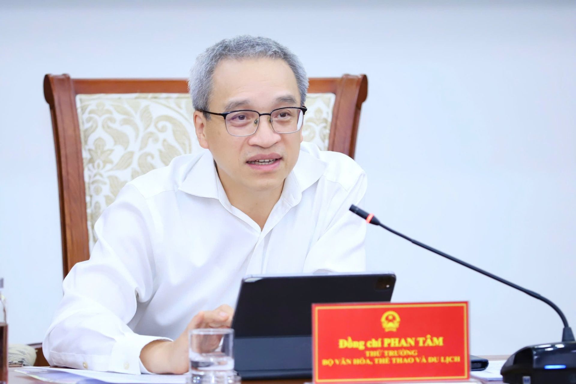 Thứ trưởng Bộ VHTT&DL Phan T&acirc;m ph&aacute;t biểu tại Hội thảo.