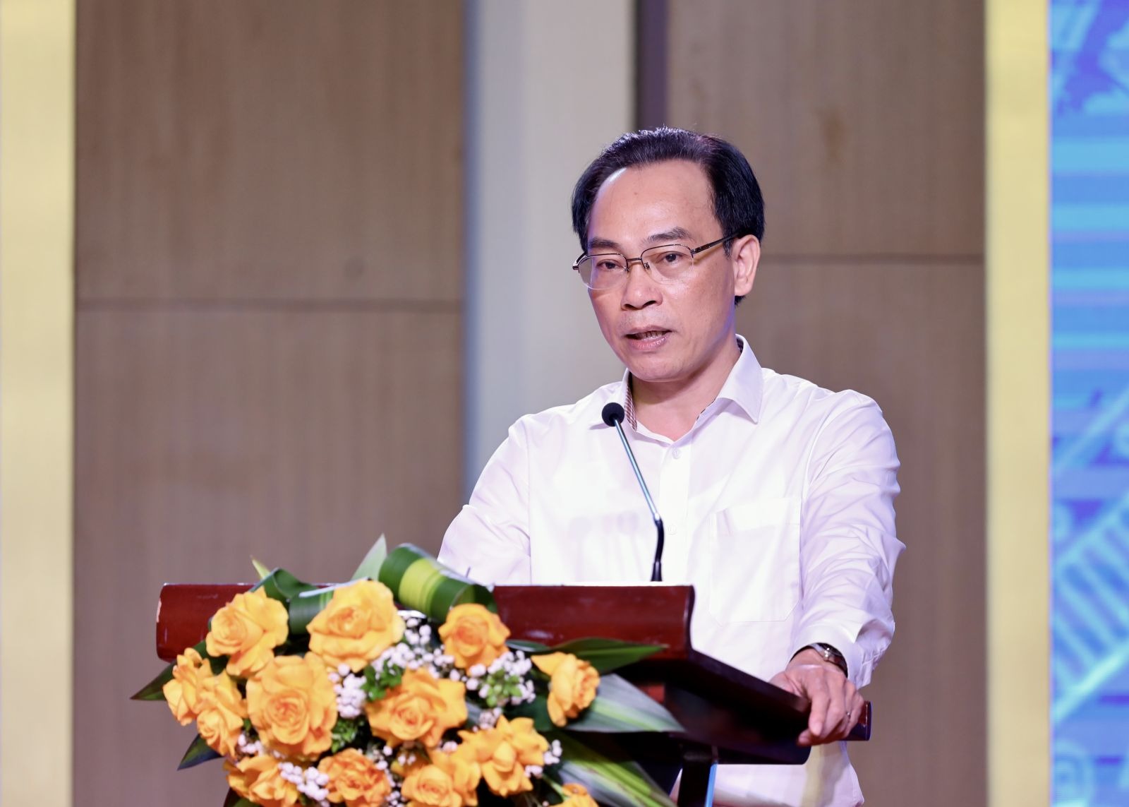 B&ocirc;̣ trưởng B&ocirc;̣ GD&ĐT Hoàng Minh Sơn phát bi&ecirc;̉u tại H&ocirc;̣i nghị Giám đ&ocirc;́c Sở GD&ĐT năm 2026.