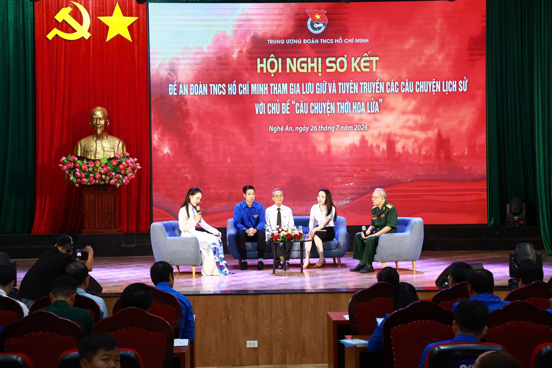 giao lưu giữa c&aacute;c nh&acirc;n chứng lịch sử, chia sẻ c&aacute;ch l&agrave;m hay, m&ocirc; h&igrave;nh s&aacute;ng tạo.