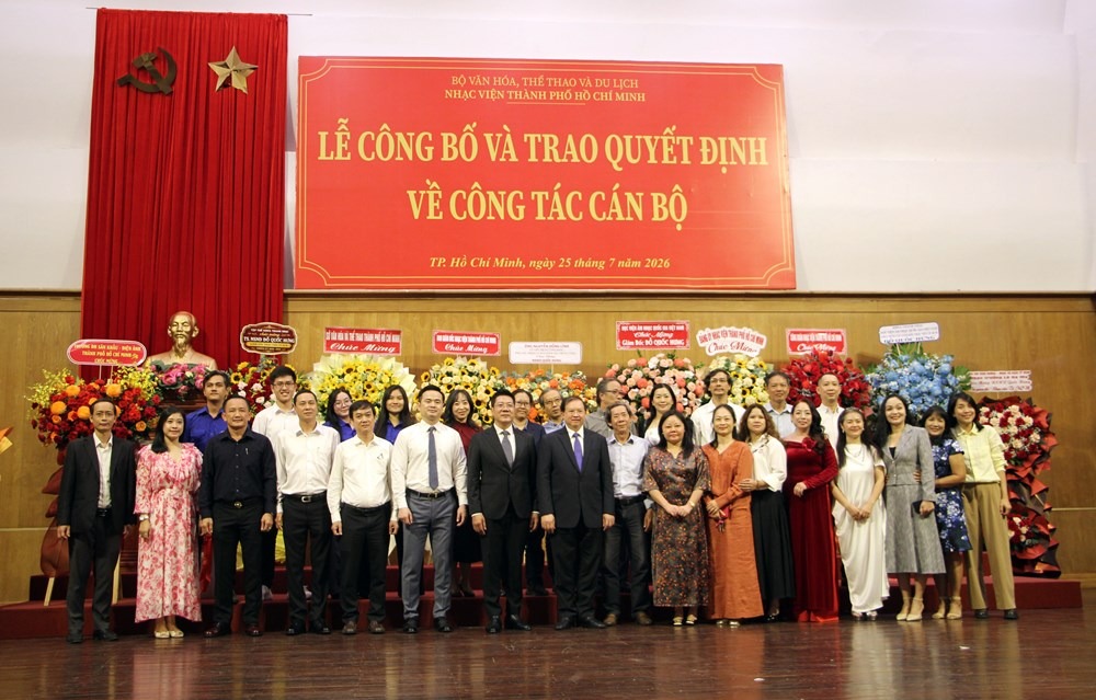 C&aacute;c đại biểu tại buổi lễ.
