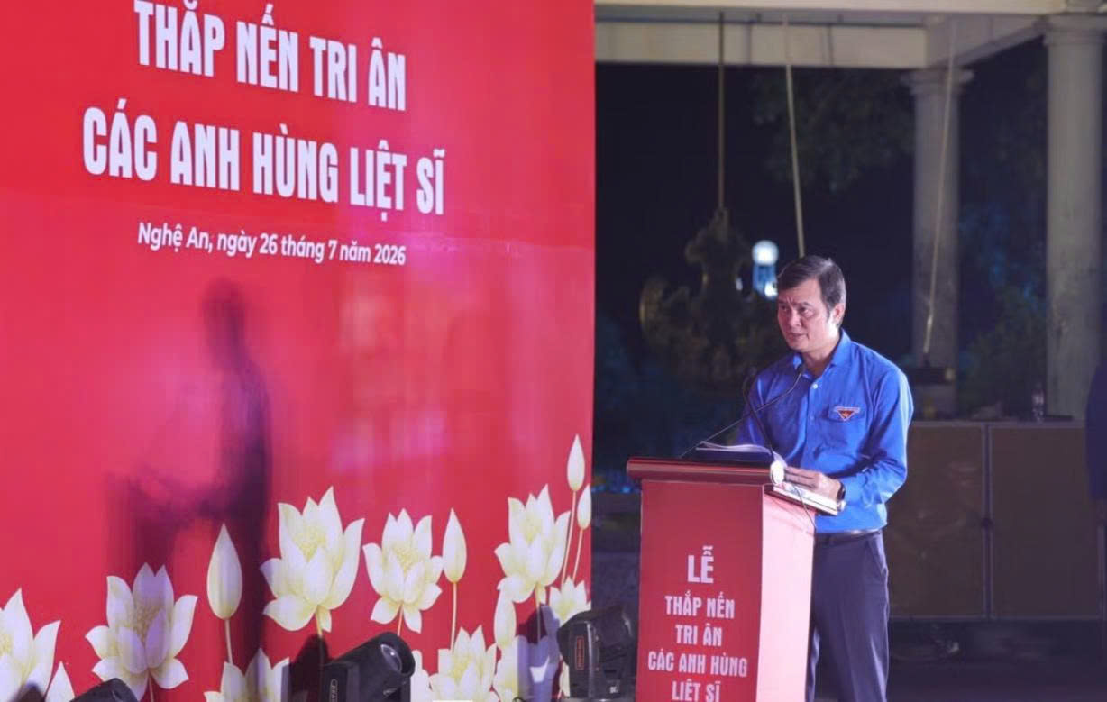 B&iacute; thư thứ nhất T.Ư Đo&agrave;n gửi gắm th&ocirc;ng điệp tới đo&agrave;n vi&ecirc;n, thanh ni&ecirc;n: mỗi ngọn nến tri &acirc;n l&agrave; một lời biết ơn, mỗi bước ch&acirc;n trong nghĩa trang l&agrave; lời nhắc nhở thế hệ trẻ sống c&oacute; l&yacute; tưởng, kh&aacute;t vọng, d&aacute;m dấn th&acirc;n, cống hiến, tiếp nối truyền thống c&aacute;ch mạng bằng những việc l&agrave;m thiết thực.