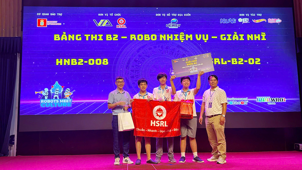 C&aacute;c th&agrave;nh vi&ecirc;n Vũ Đức L&acirc;m, Đặng Đức Nhật Minh v&agrave; Tạ Ngọc Gia Bảo.